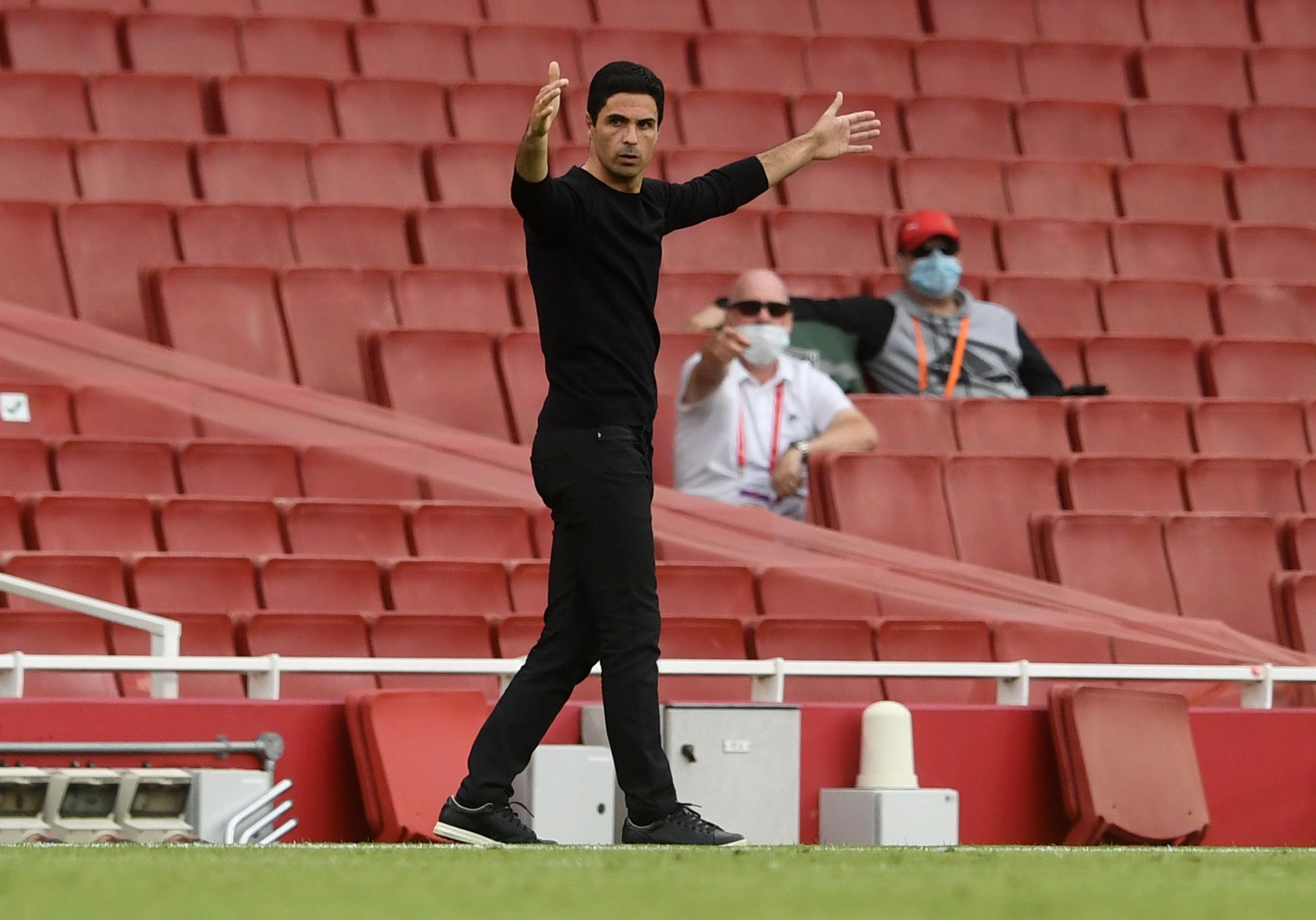 Soccer Football - Premier League - Arsenal v Watford - Emirates Stadium, London, Britain - July 26, 2020 Arsenal manager Mikel Arteta reacts, as play resumes behind closed doors following the outbreak of the coronavirus disease (COVID-19) Pool via REUTERS/Neil Hall EDITORIAL USE ONLY. No use with unauthorized audio, video, data, fixture lists, club/league logos or 'live' services. Online in-match use limited to 75 images, no video emulation. No use in betting, games or single club/league/player 
