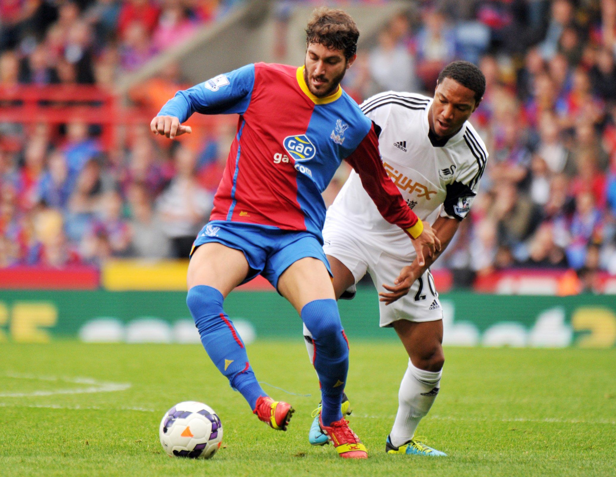 jose-campana-in-action-for-palace