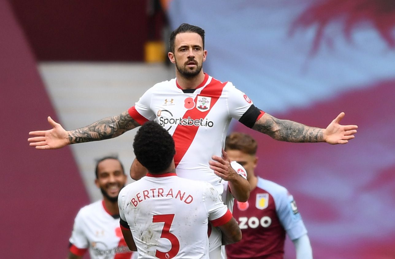 Soccer Football - Premier League - Aston Villa v Southampton - Villa Park, Birmingham, Britain - November 1, 2020 Southampton's Danny Ings celebrates scoring their fourth goal with teammates Pool via REUTERS/Gareth Copley EDITORIAL USE ONLY. No use with unauthorized audio, video, data, fixture lists, club/league logos or 'live' services. Online in-match use limited to 75 images, no video emulation. No use in betting, games or single club /league/player publications.  Please contact your account 