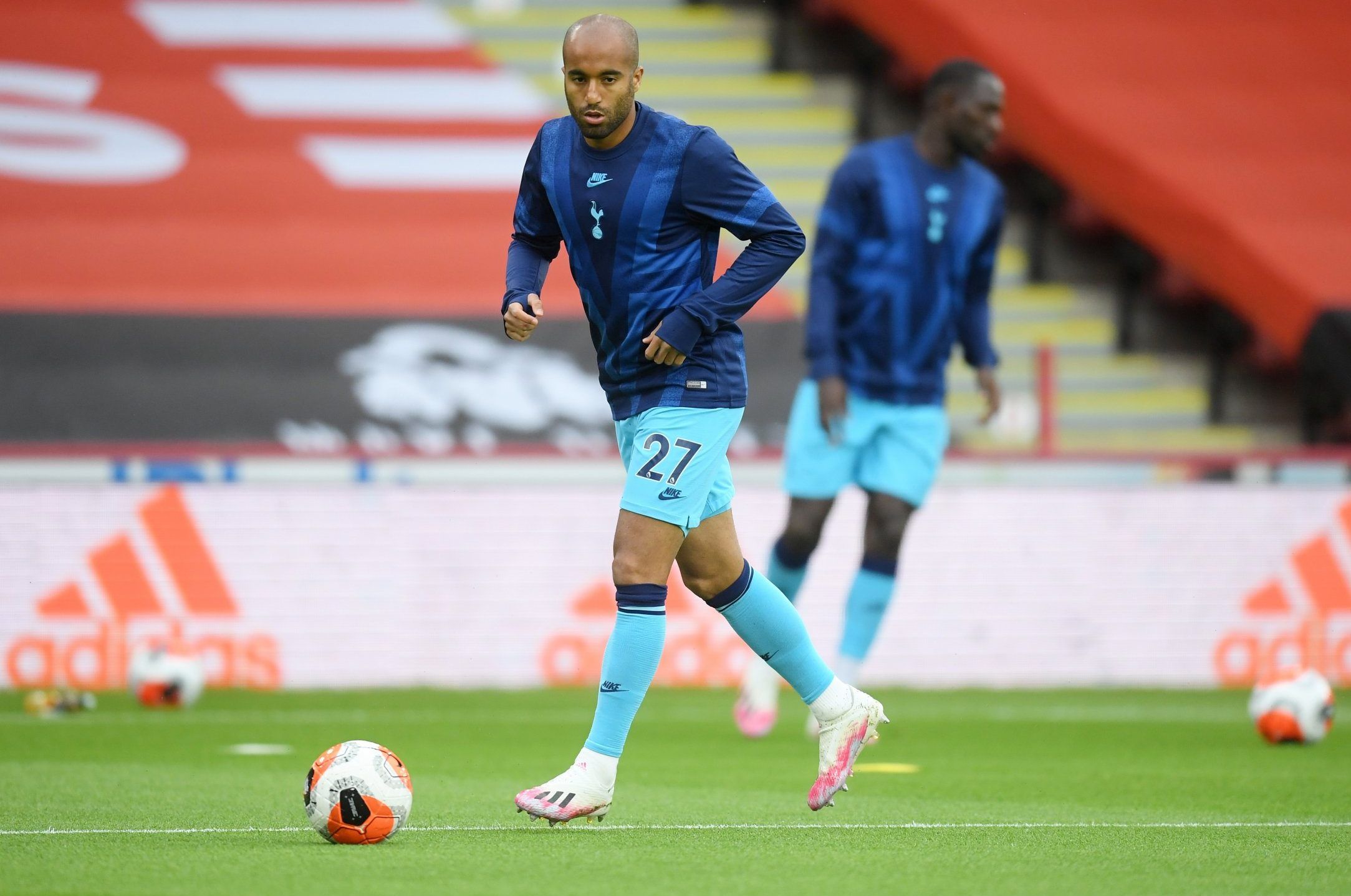 Spurs winger Lucas Moura warms up pre-game vs Sheffield United