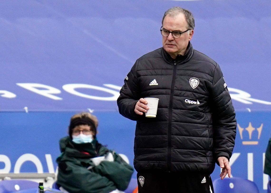 Soccer Football - Premier League - Leicester City v Leeds United - King Power Stadium, Leicester, Britain - January 31, 2021 Leeds United manager Marcelo Bielsa holding a cup during the match Pool via REUTERS/Tim Keeton EDITORIAL USE ONLY. No use with unauthorized audio, video, data, fixture lists, club/league logos or 'live' services. Online in-match use limited to 75 images, no video emulation. No use in betting, games or single club /league/player publications.  Please contact your account re