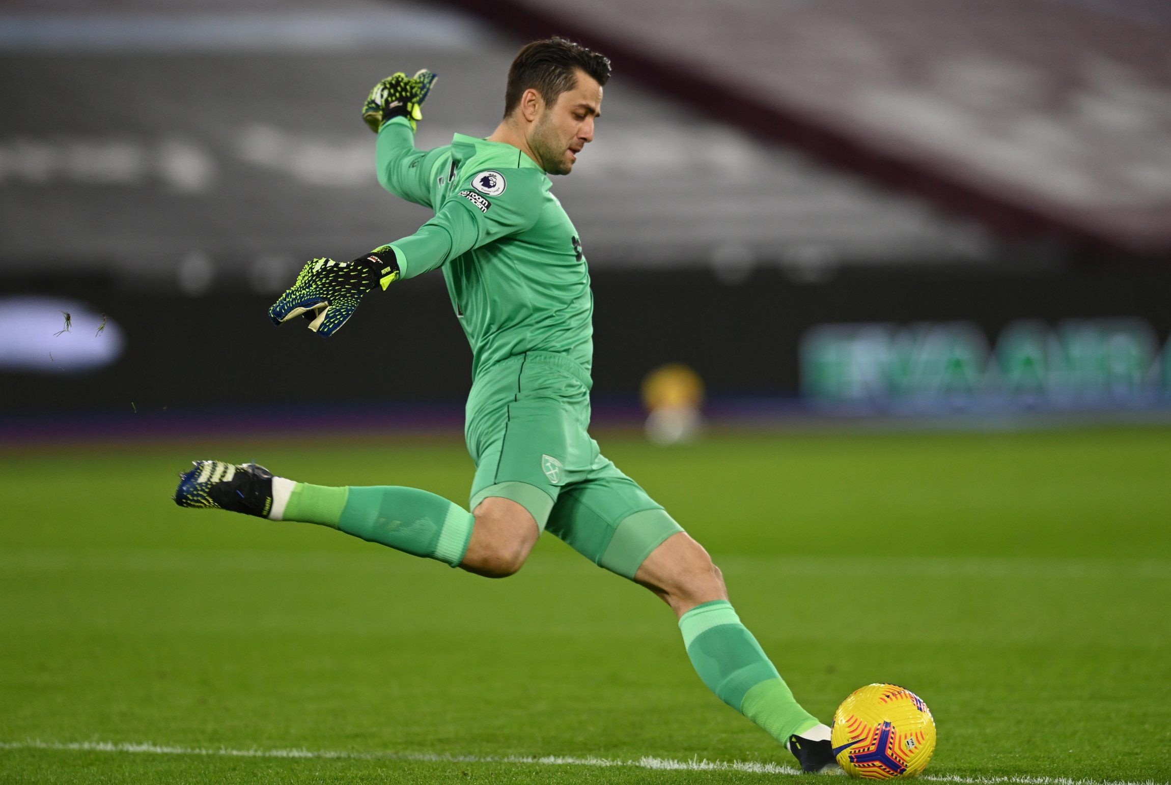 West Ham land Fabianski injury boost