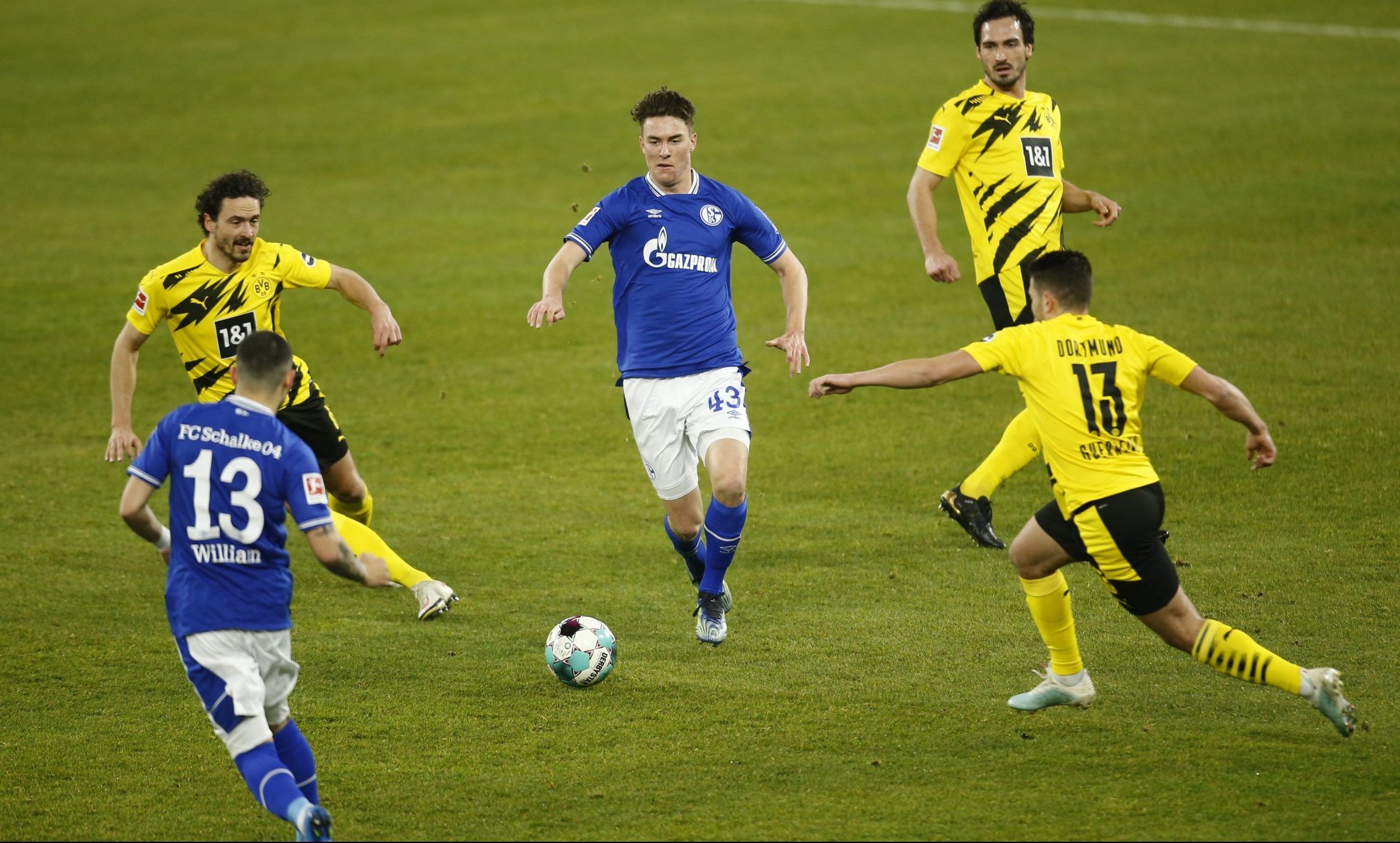 schalke striker matthew hoppe in action against dortmund bundesliga