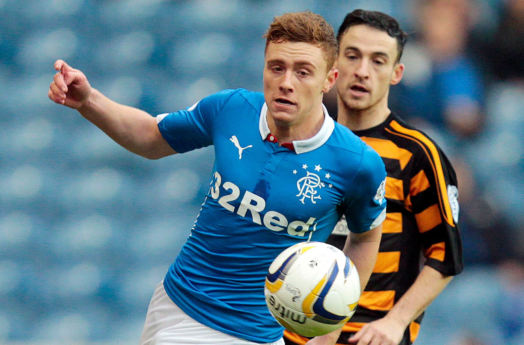 Football - Rangers v Alloa Athletic - Scottish Championship - Ibrox - 15/11/14 
Rangers' Lewis MacLeod (L) in action with Alloa Athletic's Kevin Cawley 
Mandatory Credit: Action Images / Graham Stuart 
Livepic 
EDITORIAL USE ONLY.