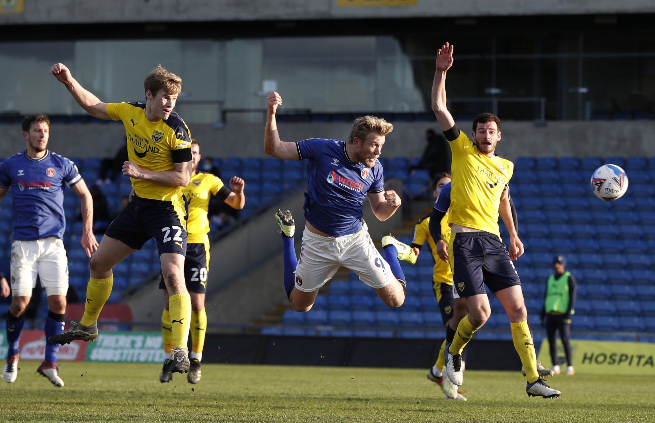 charlton athletic loan striker jayden stockley in league one action