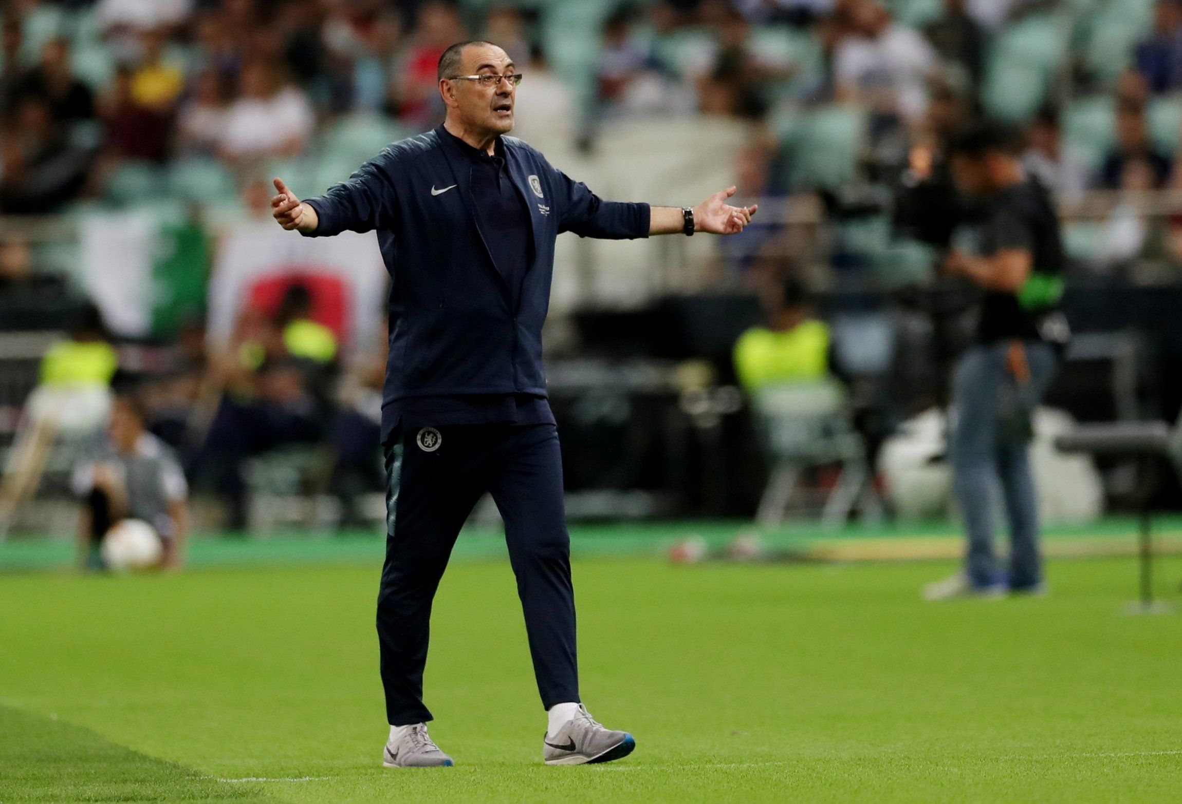 former chelsea manager maurizio sarri on sideline reacting during europa league final vs arsenal