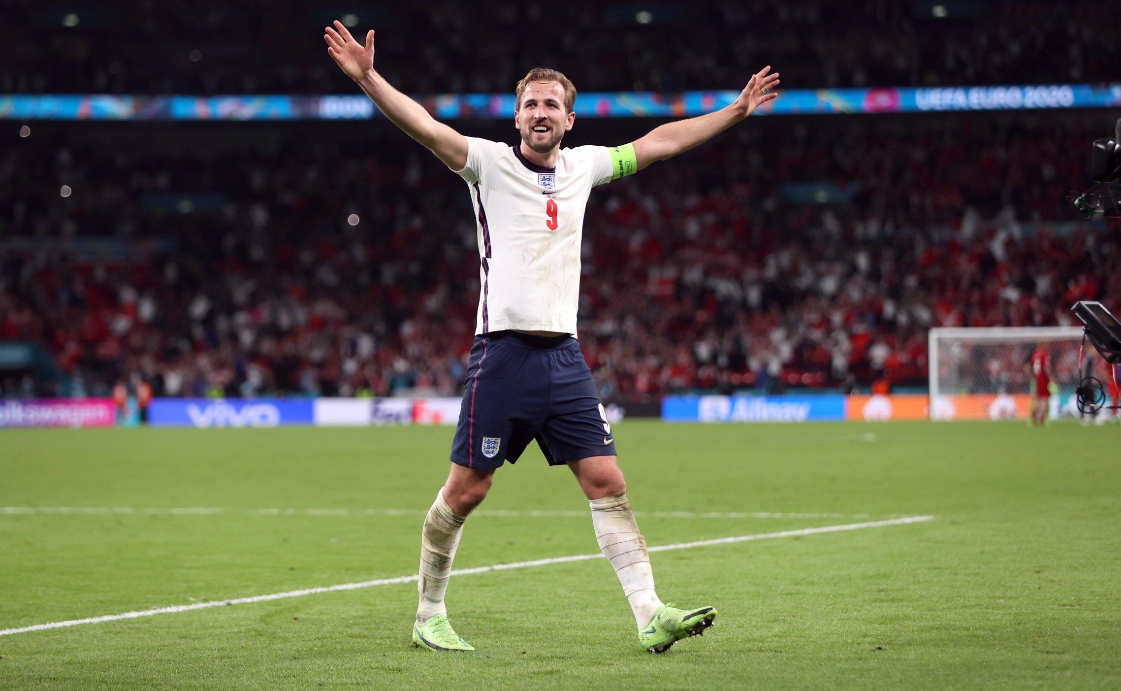 england and spurs striker harry kane celebrates after euro 2020 semi final win over denmark