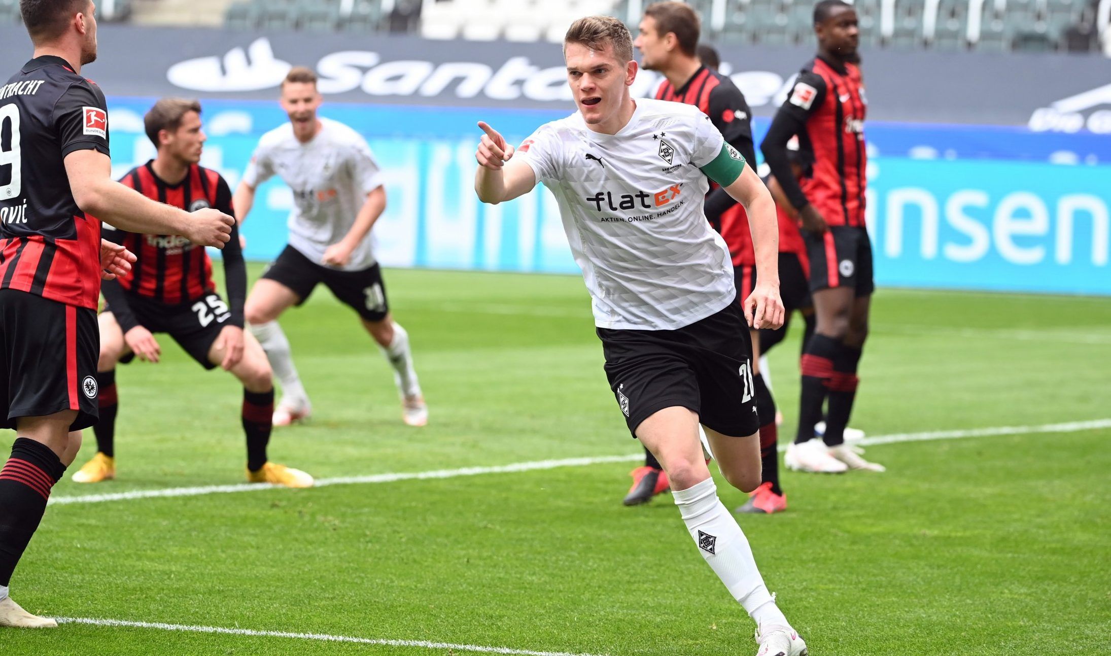 Borussia Monchengladbach defender Mathias Ginter celebrates scoring against Frankfurt in the Bundesliga