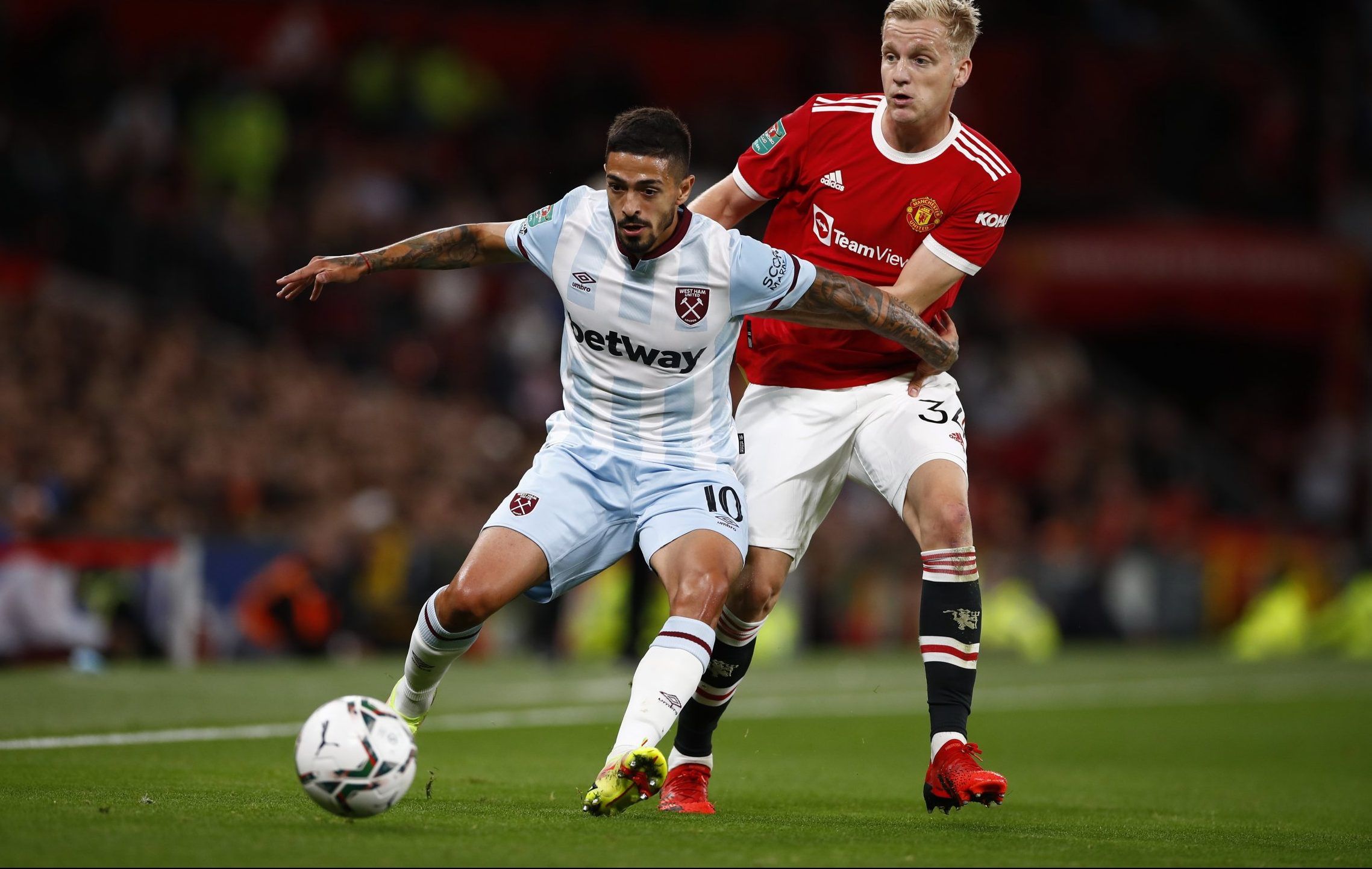 Manuel Lanzini in action for West Ham against Manchester United in the Carabao Cup
