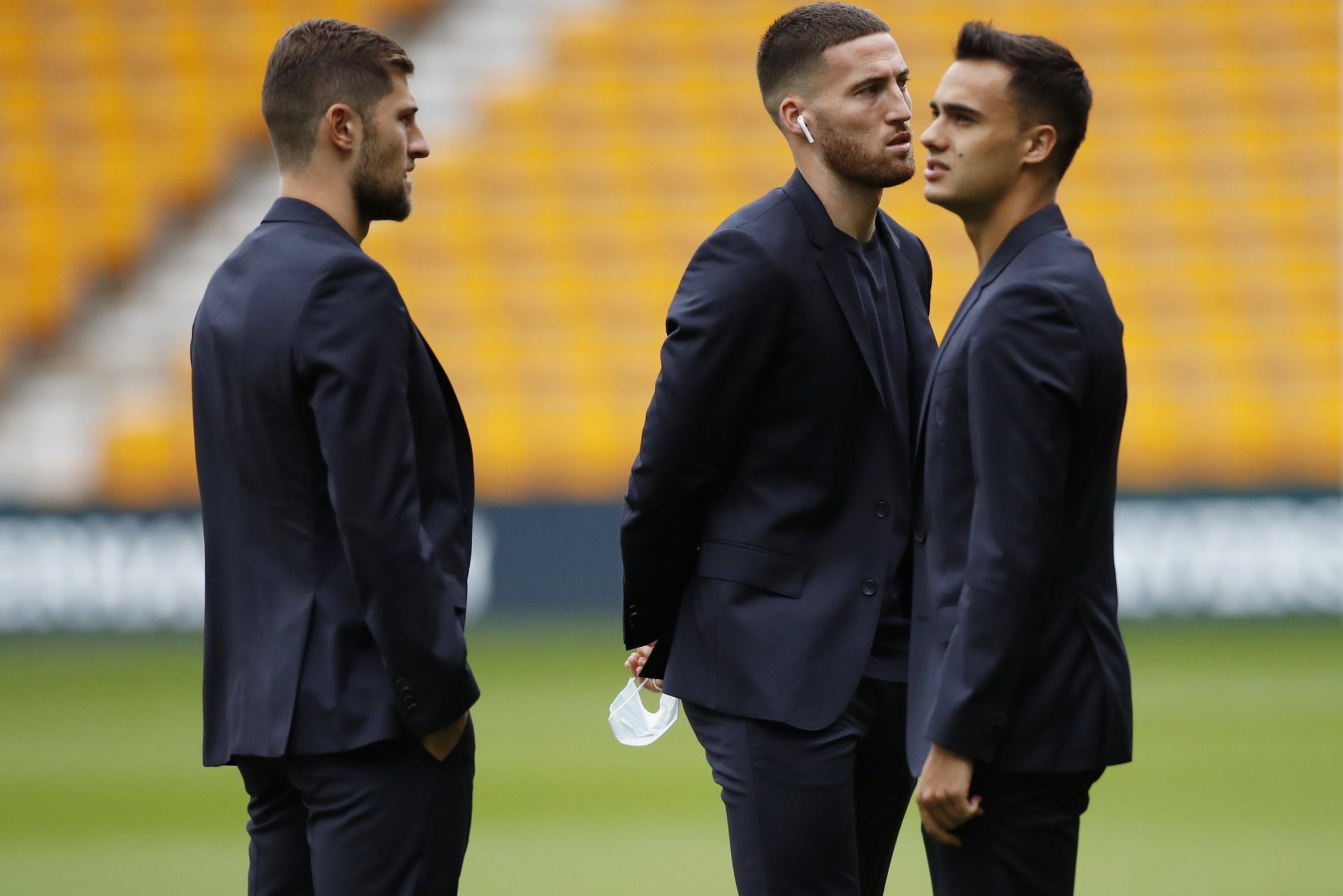 Matt Doherty and Spurs players arrive before Premier League clash with Wolves