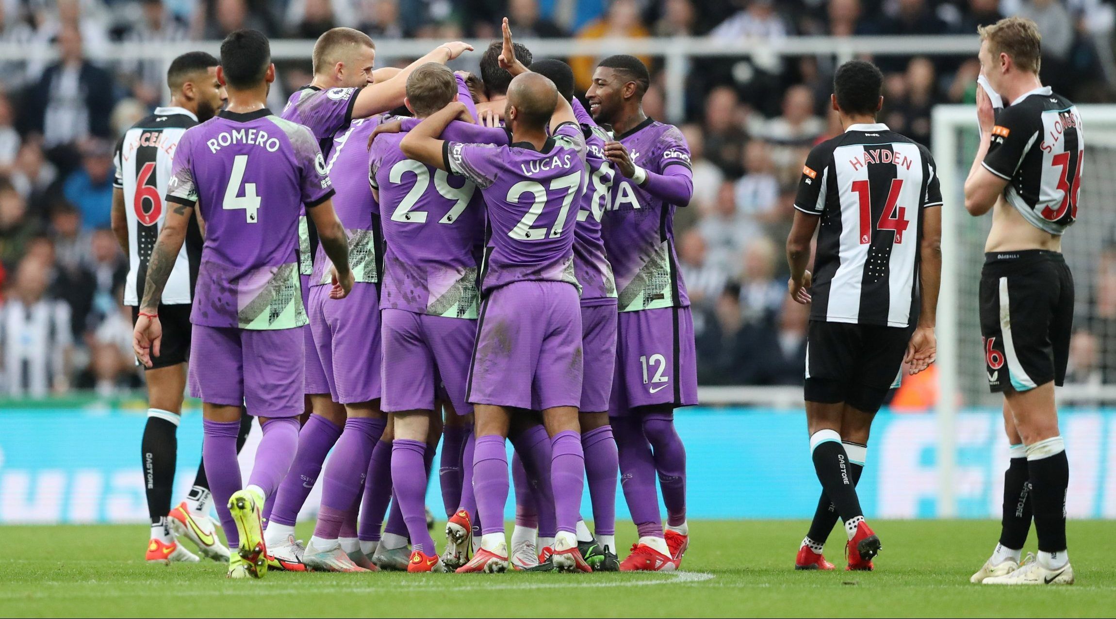 Spurs players celebrate Harry Kane goal against Newcastle United