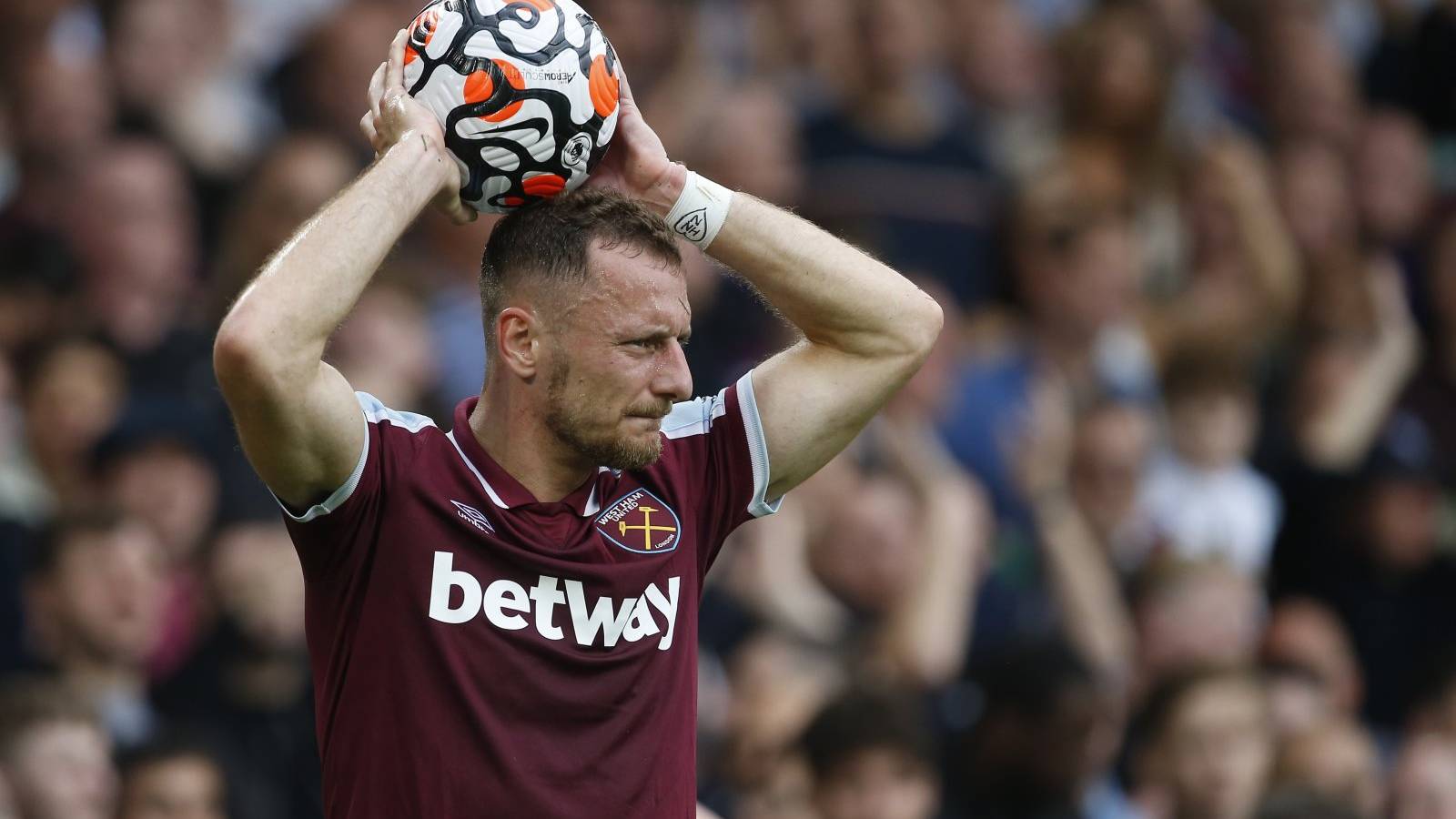 Vladimir Coufal - Hậu Vệ Bền Bỉ Từ Cộng Hòa Séc Và Hành Trình Thành Công