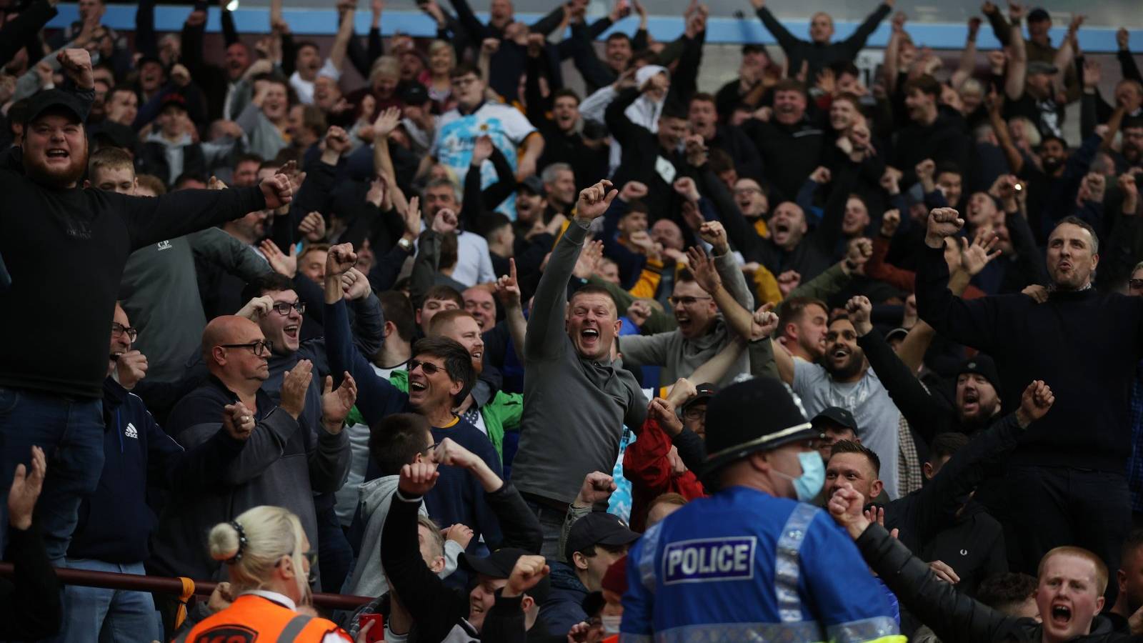Hot Wolves Fan Wolves fans erupt over announcement