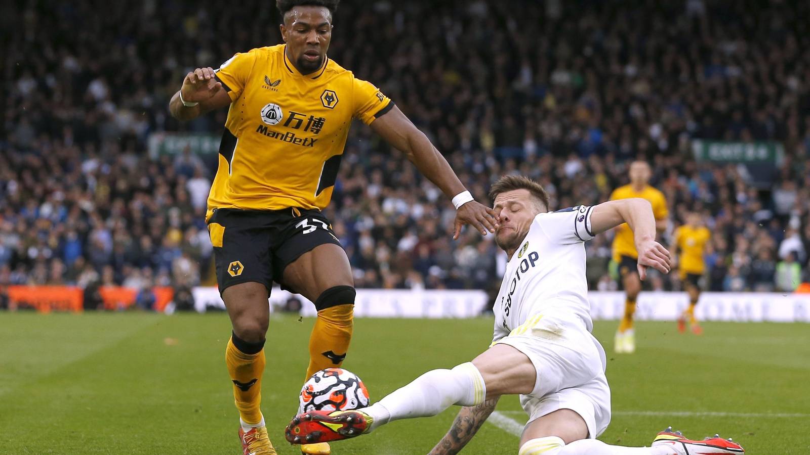 Grealish heaps praise on Wolves star Traore