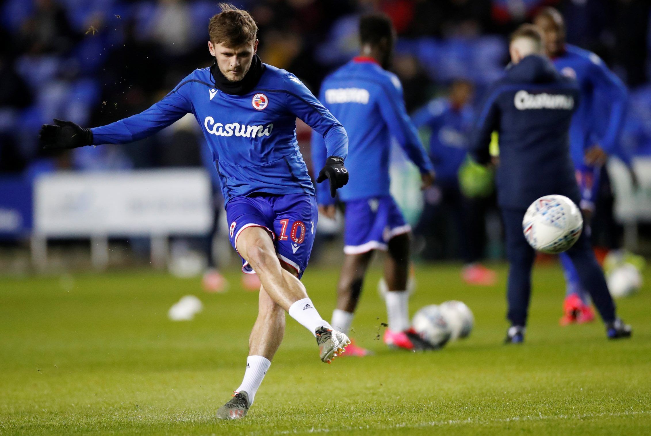 Reading midfielder John Swift during warm up before Championship clash with West Brom