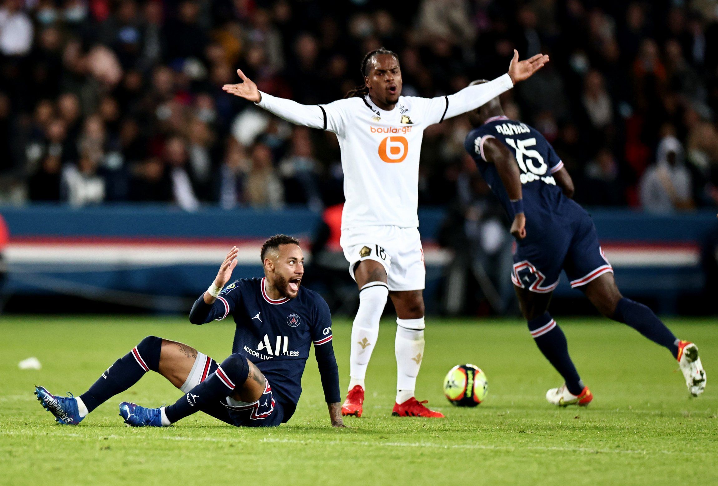 Lille midfielder Renato Sanches in action against PSG in Ligue 1 premier league spurs rumours gossip