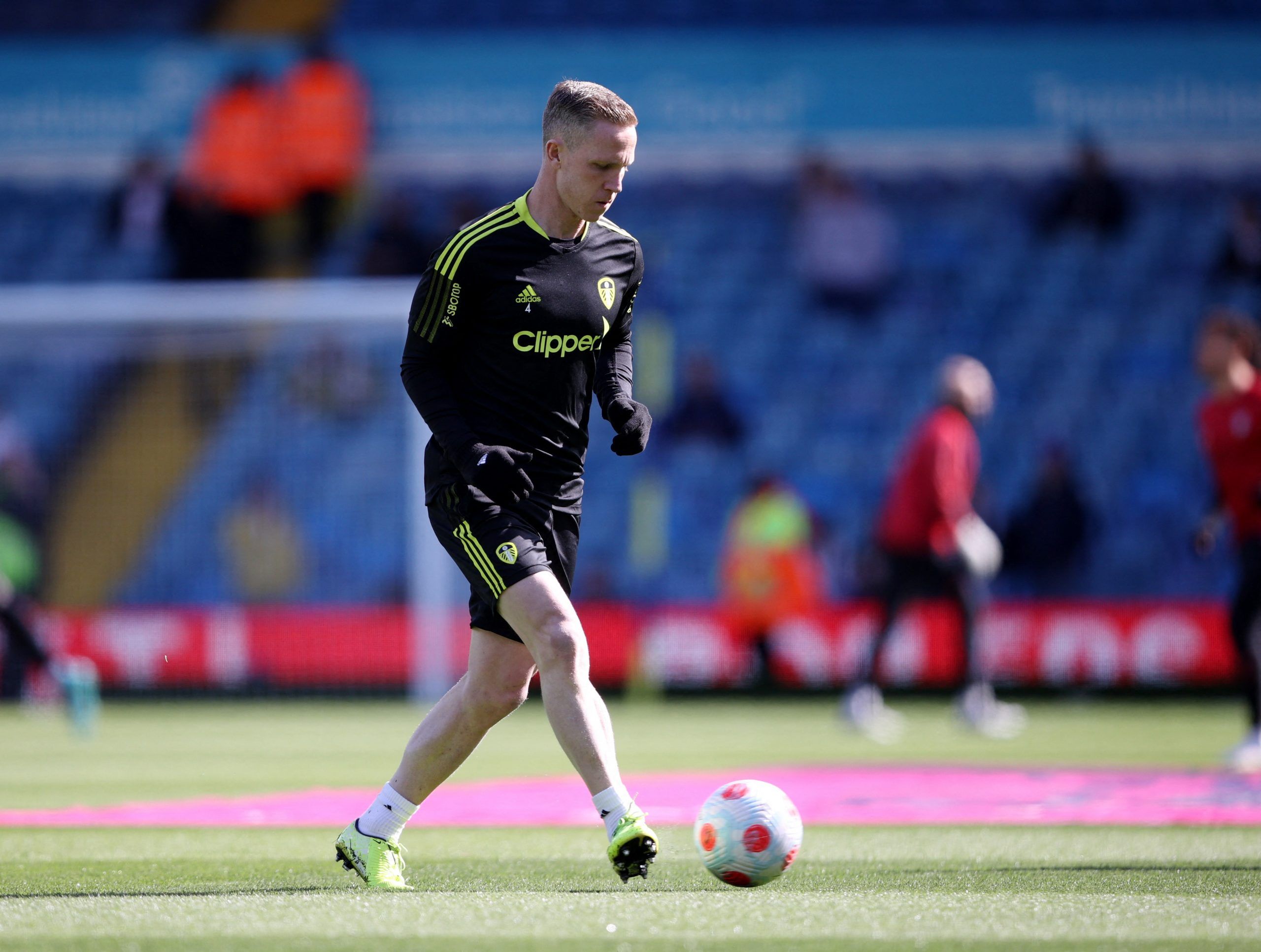 Soccer Football - Premier League - Leeds United v Southampton - Elland Road, Leeds, Britain - April 2, 2022 Leeds United's Adam Forshaw during the warm up before the match Action Images via Reuters/Molly Darlington EDITORIAL USE ONLY. No use with unauthorized audio, video, data, fixture lists, club/league logos or 'live' services. Online in-match use limited to 75 images, no video emulation. No use in betting, games or single club /league/player publications.  Please contact your account represe