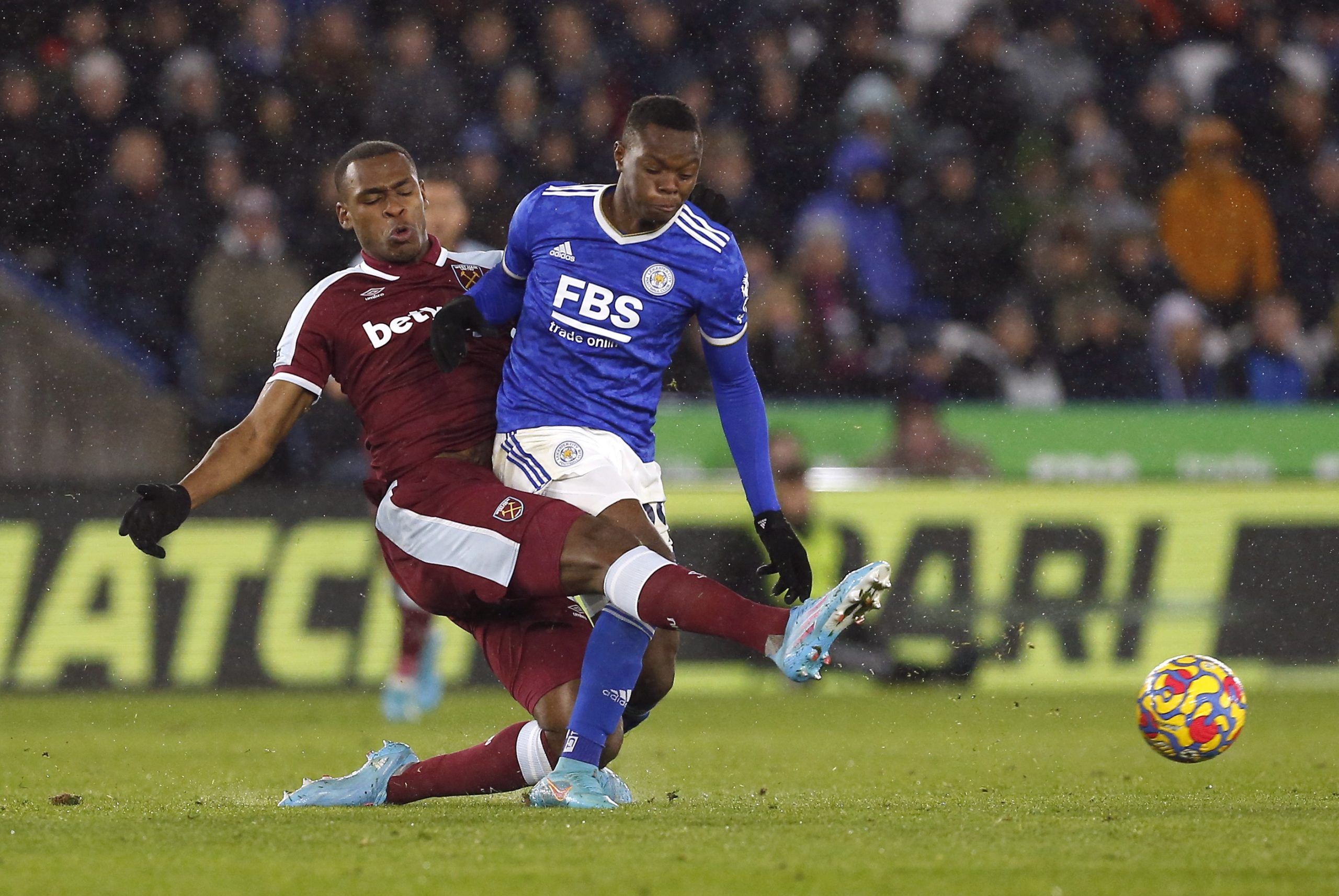 issa-diop-manchester-united-premier-league-transfer-news-ralf-rangnick-austria-job-ten-hag-transfer-war-chestSoccer Football - Premier League - Leicester City v West Ham United - King Power Stadium, Leicester, Britain - February 13, 2022 West Ham United's Issa Diop in action with Leicester City's Patson Daka REUTERS/Craig Brough EDITORIAL USE ONLY. No use with unauthorized audio, video, data, fixture lists, club/league logos or 'live' services. Online in-match use limited to 75 images, no video 