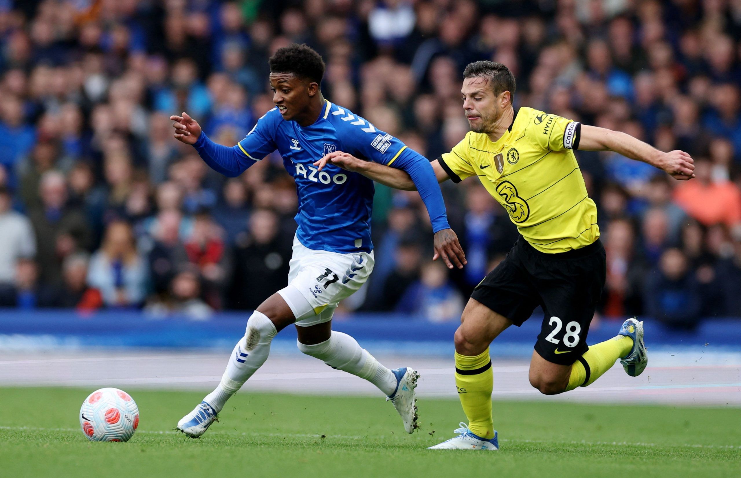 Everton's Demarai Gray in action with Chelsea's Cesar Azpilicueta