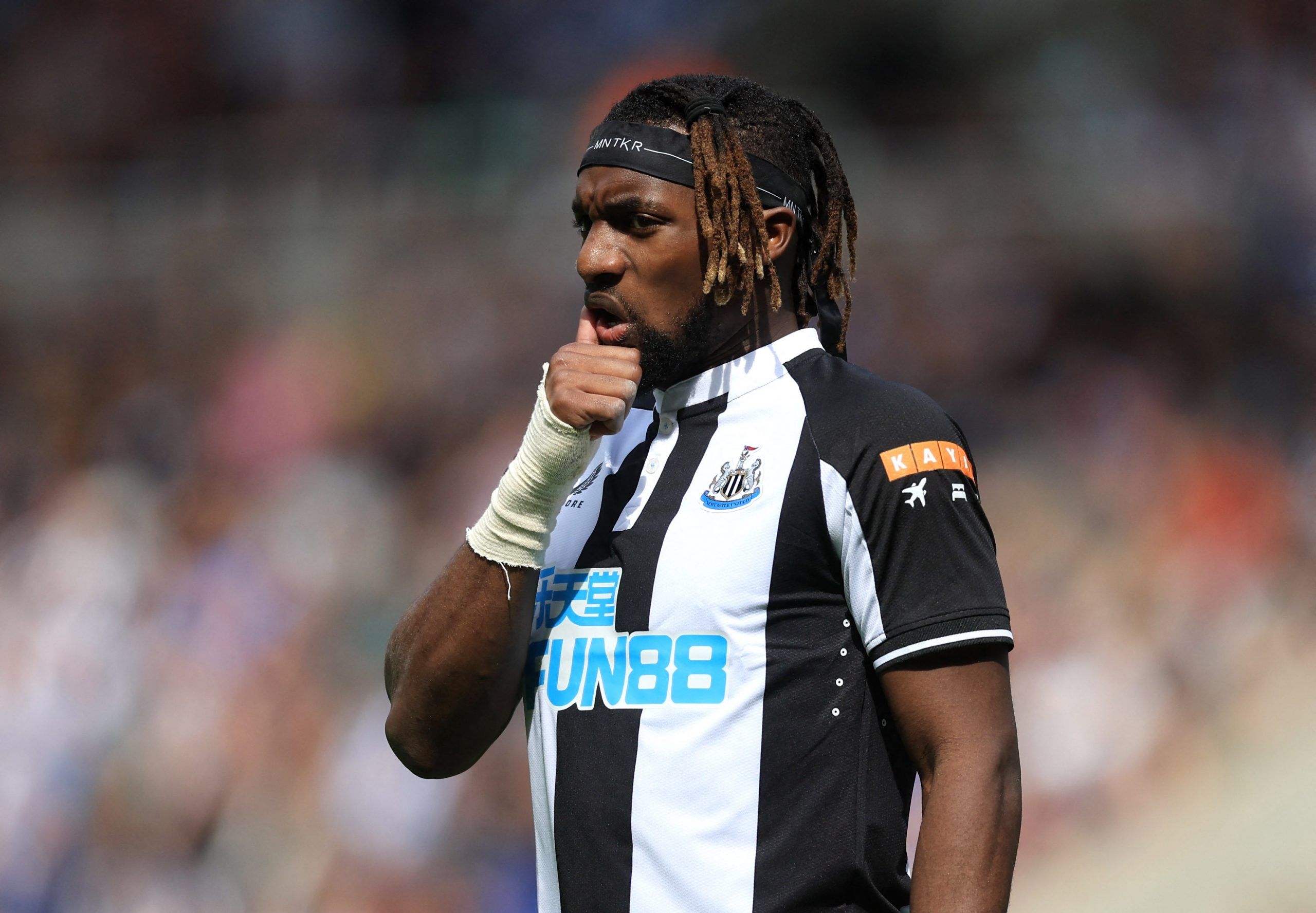 allan-saint-maximin-newcastle-united-wolverhampton-wanderers-bruno-lage-premier-league-transfer-news-neves-latestSoccer Football - Premier League - Newcastle United v Liverpool - St James' Park, Newcastle, Britain - April 30, 2022 Newcastle United's Allan Saint-Maximin reacts Action Images via Reuters/Lee Smith EDITORIAL USE ONLY. No use with unauthorized audio, video, data, fixture lists, club/league logos or 'live' services. Online in-match use limited to 75 images, no video emulation. No use 