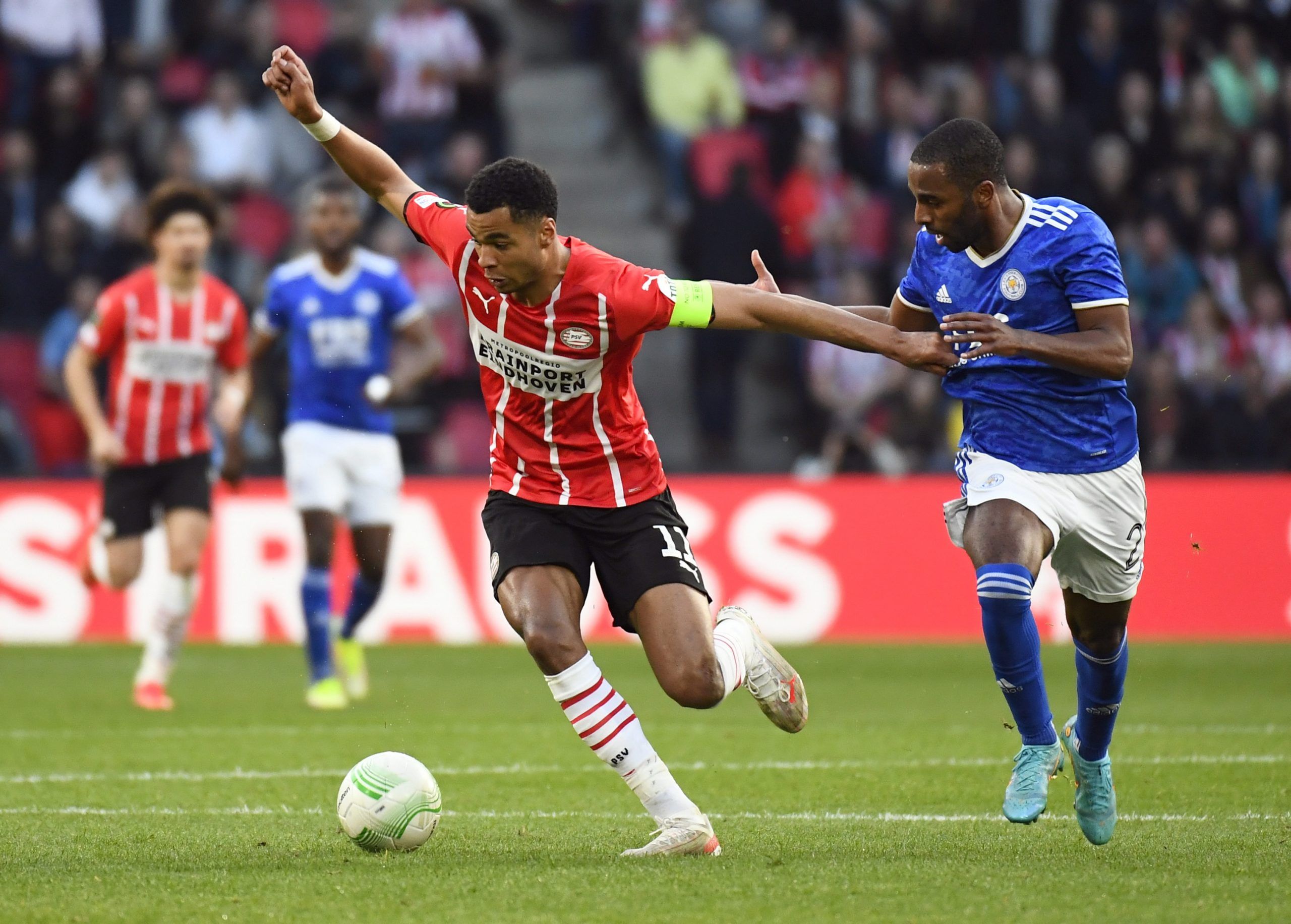 cody gakpo-psv-europa-league-conference-leicester-city-manchester-united-transfer-news-erik-ten-hag-latestSoccer Football - Europa Conference League - Quarter Final - Second Leg - PSV Eindhoven v Leicester City - Philips Stadion, Eindhoven, Netherlands - April 14, 2022 PSV Eindhoven's Cody Gakpo in action with Leicester City's Ricardo Pereira REUTERS/Piroschka Van De Wouw