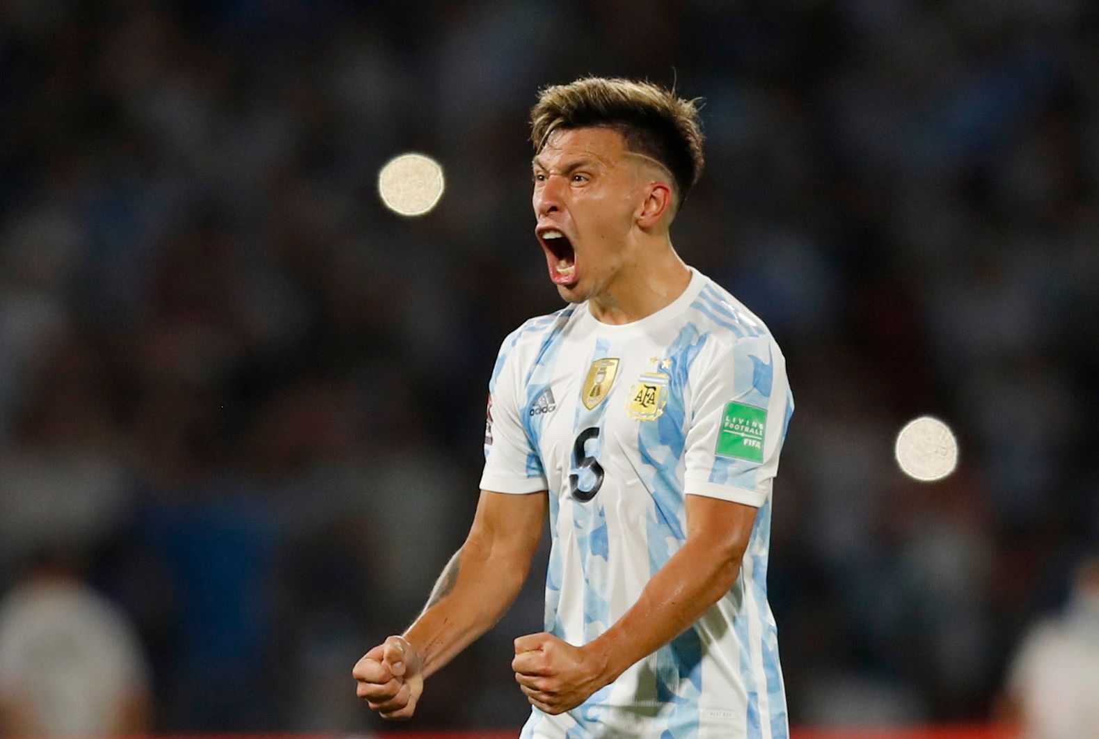lisandro-martinez-ajax-argentina-manchester-united-transfer-news-erik-ten-hagSoccer Football - World Cup - South American Qualifiers - Argentina v Colombia - Estadio Mario Alberto Kempes, Cordoba, Argentina - February 1, 2022 Argentina's Lisandro Martinez celebrates after the match REUTERS/Agustin Marcarian