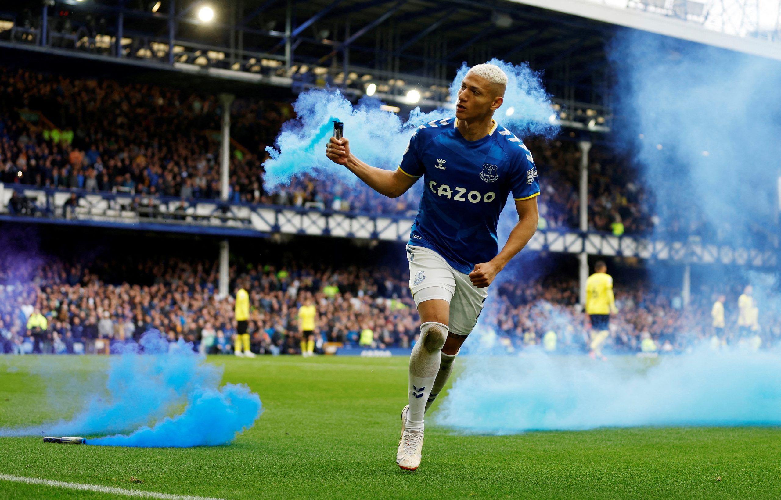 Soccer Football - Premier League - Everton v Chelsea - Goodison Park, Liverpool, Britain - May 1, 2022  Everton's Richarlison celebrates scoring their first goal Action Images via Reuters/Jason Cairnduff EDITORIAL USE ONLY. No use with unauthorized audio, video, data, fixture lists, club/league logos or 'live' services. Online in-match use limited to 75 images, no video emulation. No use in betting, games or single club /league/player publications.  Please contact your account representative for