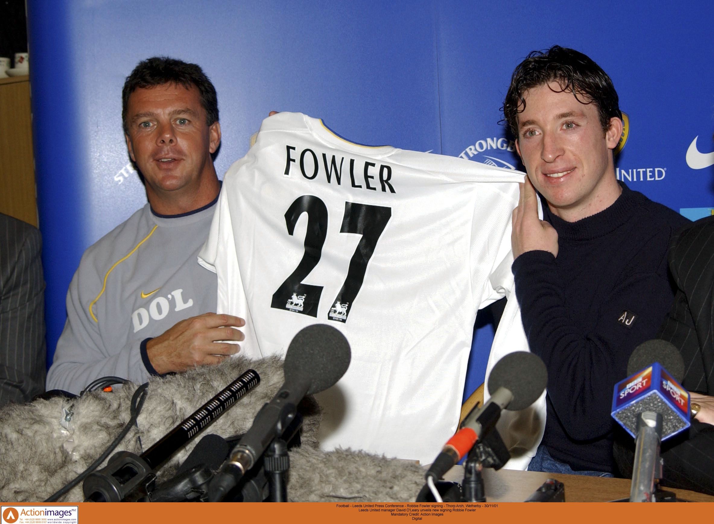 Robbie Fowler signs for Leeds United