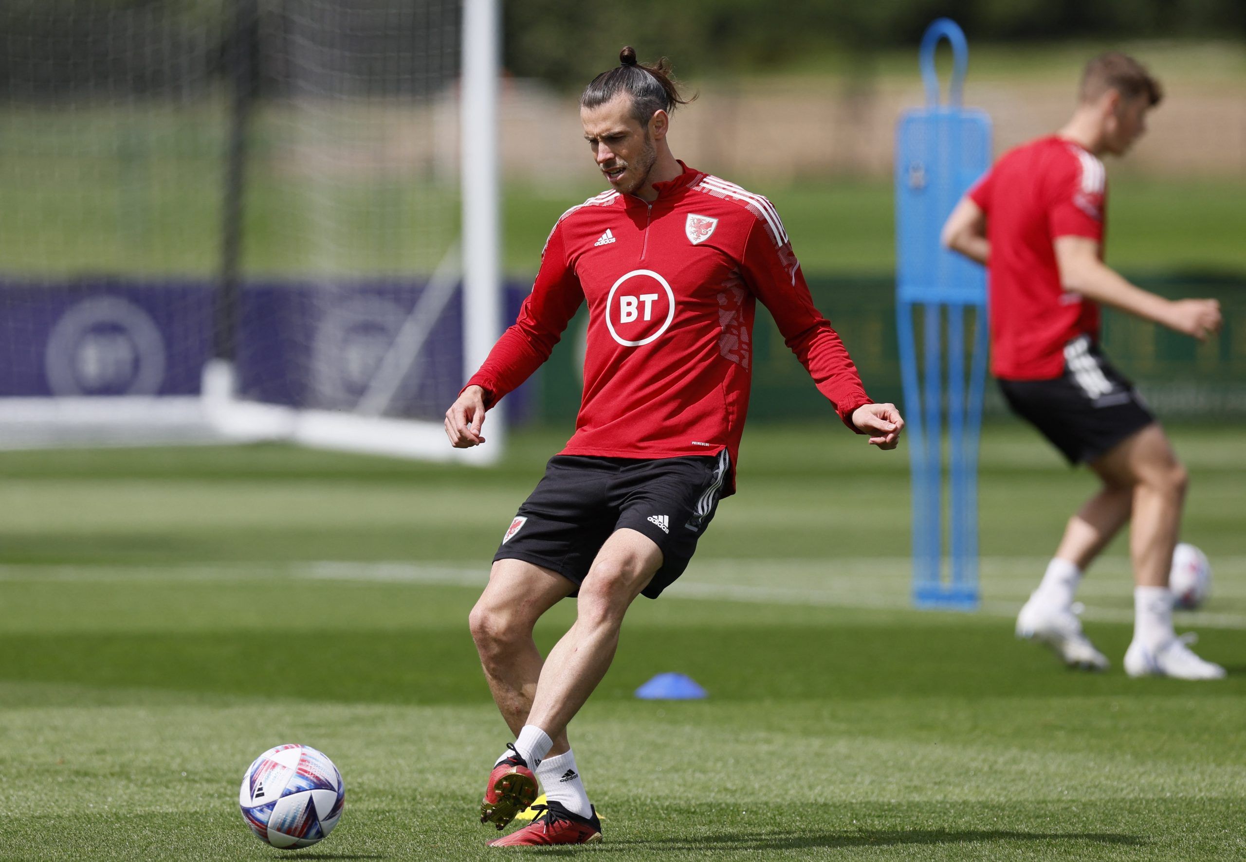 gareth-bale-wales-real-madrid-aston-villa-transfer-news-steven-gerrard-latest-agbonlahor-update-villa-news-latest-summer-transfer-windowSoccer Football - UEFA Nations League - Wales Training - The Vale Resort, Hensol, Wales, Britain - June 10, 2022 Wales' Gareth Bale during training Action Images via Reuters/Andrew Couldridge