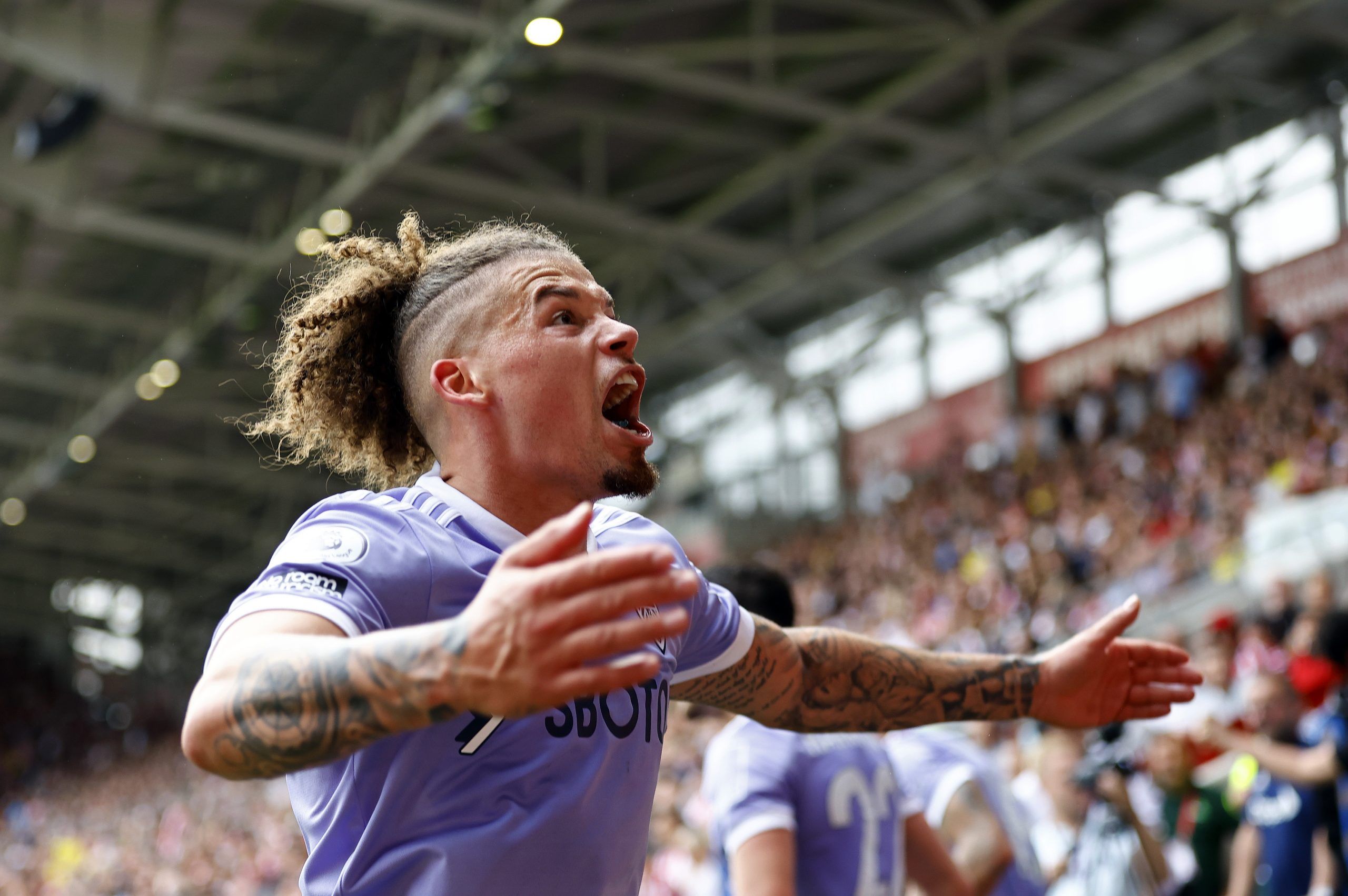 kalvin-phillips-leeds-united-premier-league-aston-villa-transfer-news-steven-gerrard-manchester-city-pep-guardiola-latestSoccer Football - Premier League - Brentford v Leeds United - Brentford Community Stadium, London, Britain - May 22, 2022 Leeds United's Kalvin Phillips celebrates after teammate Raphinha scores their first goal Action Images via Reuters/Andrew Boyers EDITORIAL USE ONLY. No use with unauthorized audio, video, data, fixture lists, club/league logos or 'live' services. Online in