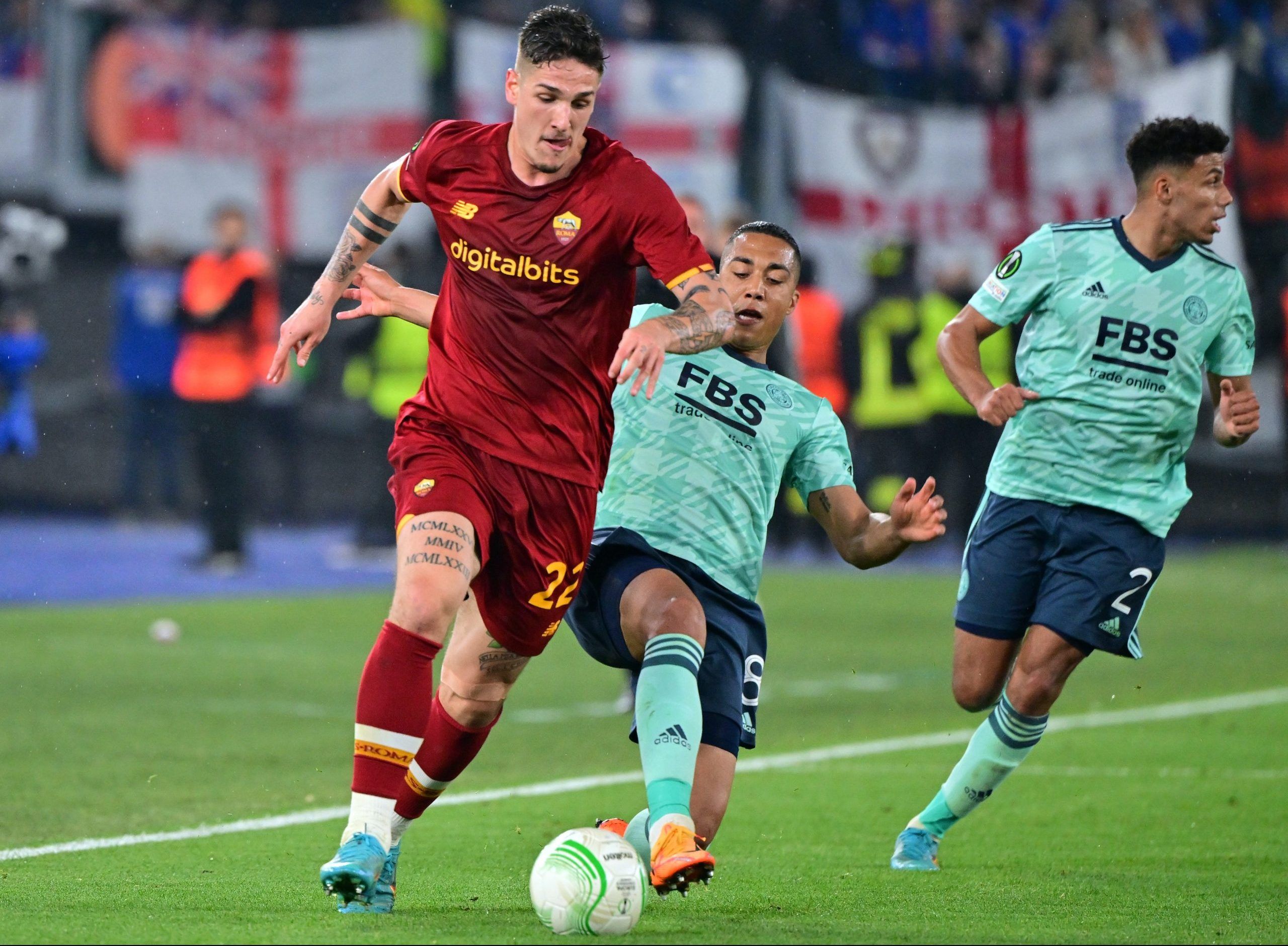 Soccer Football - Europa Conference League - Semi Final - Second Leg - AS Roma v Leicester City - Stadio Olimpico, Rome, Italy - May 5, 2022 AS Roma's Nicolo Zaniolo in action with Leicester City's Youri Tielemans REUTERS/Alberto Lingria