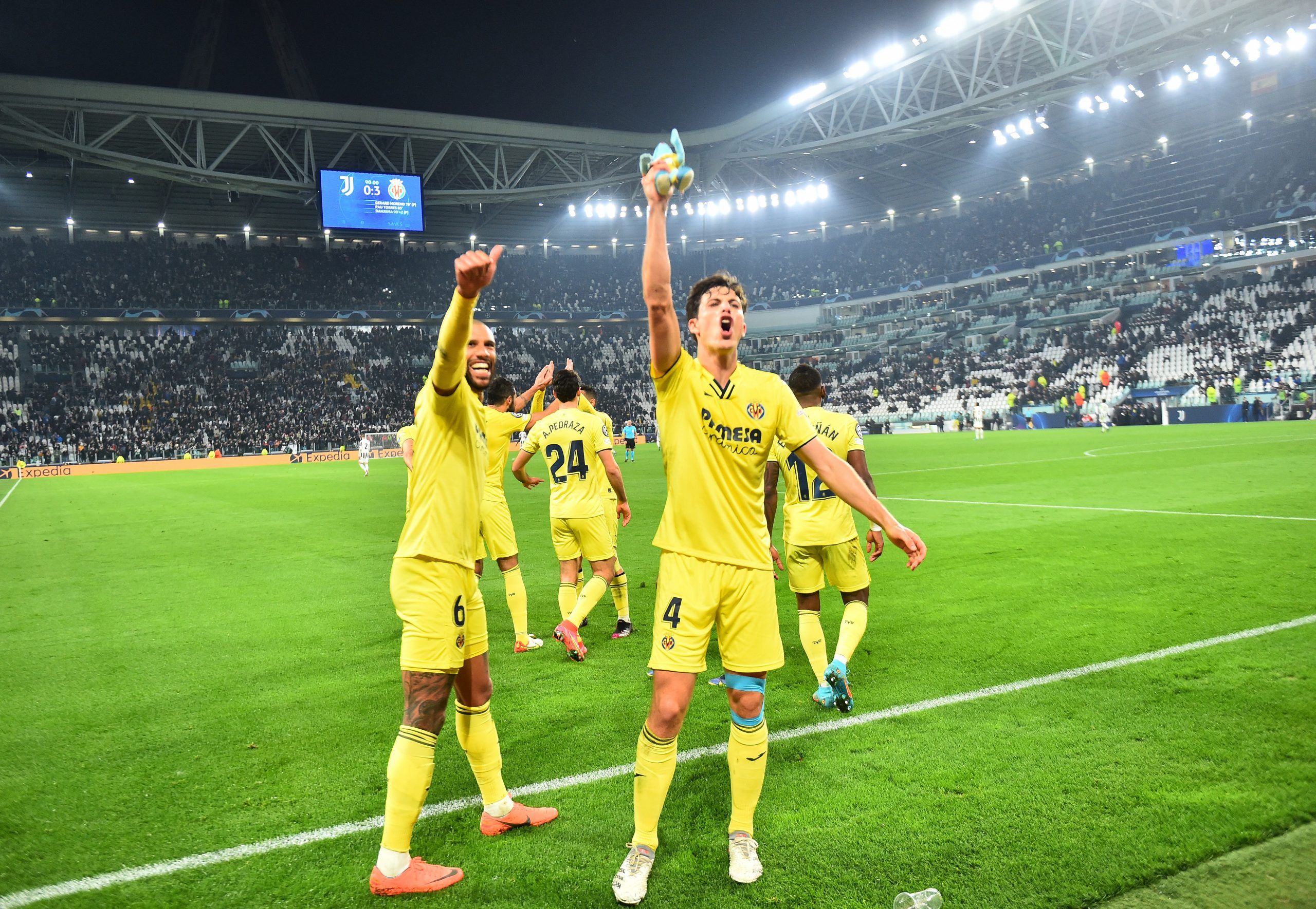 Soccer Football - Champions League - Juventus v Villarreal - Allianz Stadium, Turin, Italy - March 16, 2022 Villarreal's Pau Torres celebrates with teammates after the match REUTERS/Massimo Pinca