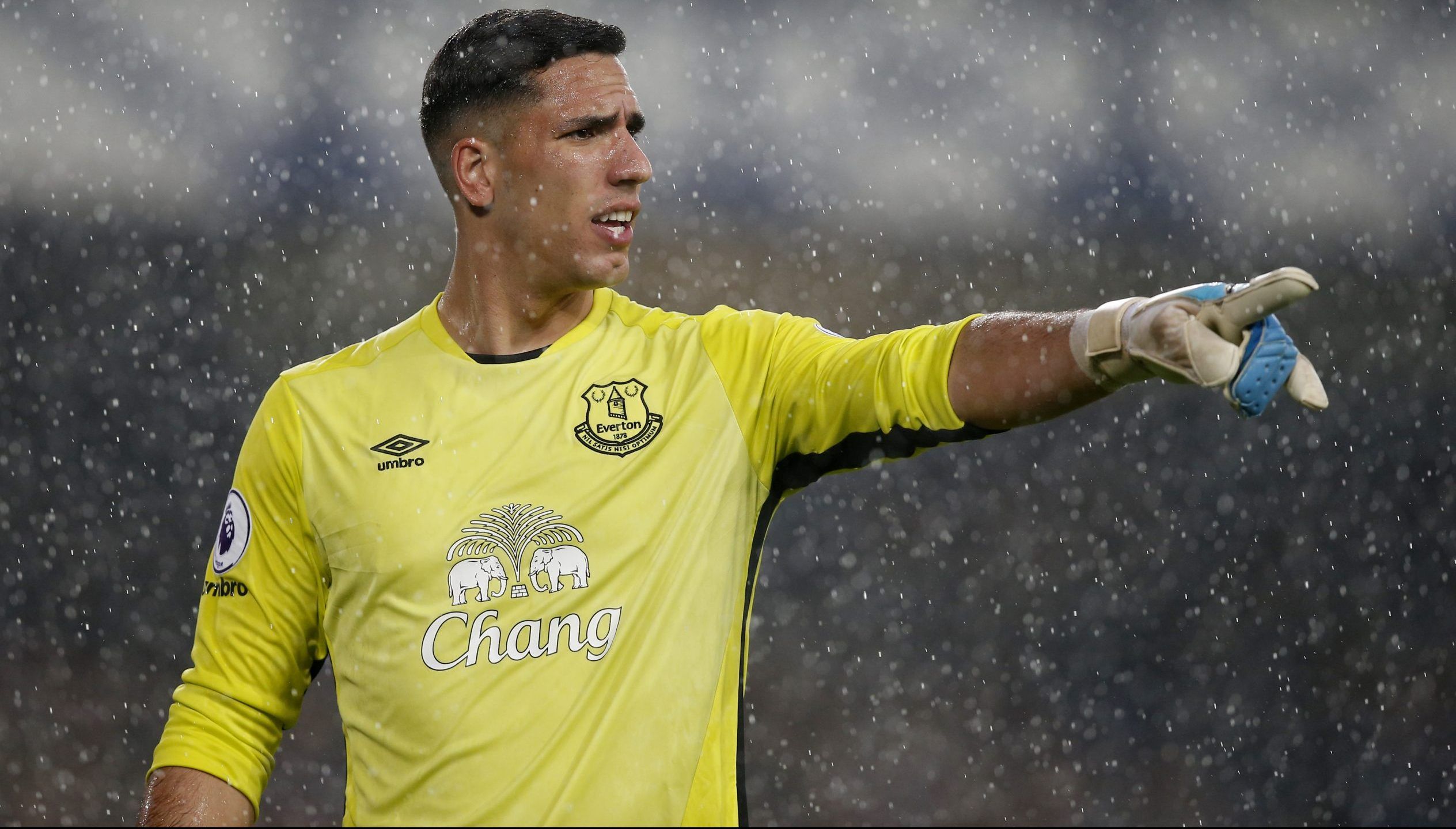 Britain Football Soccer - Everton v Watford - Premier League - Goodison Park - 12/5/17 Everton's Joel Robles gestures Reuters / Andrew Yates Livepic EDITORIAL USE ONLY. No use with unauthorized audio, video, data, fixture lists, club/league logos or 