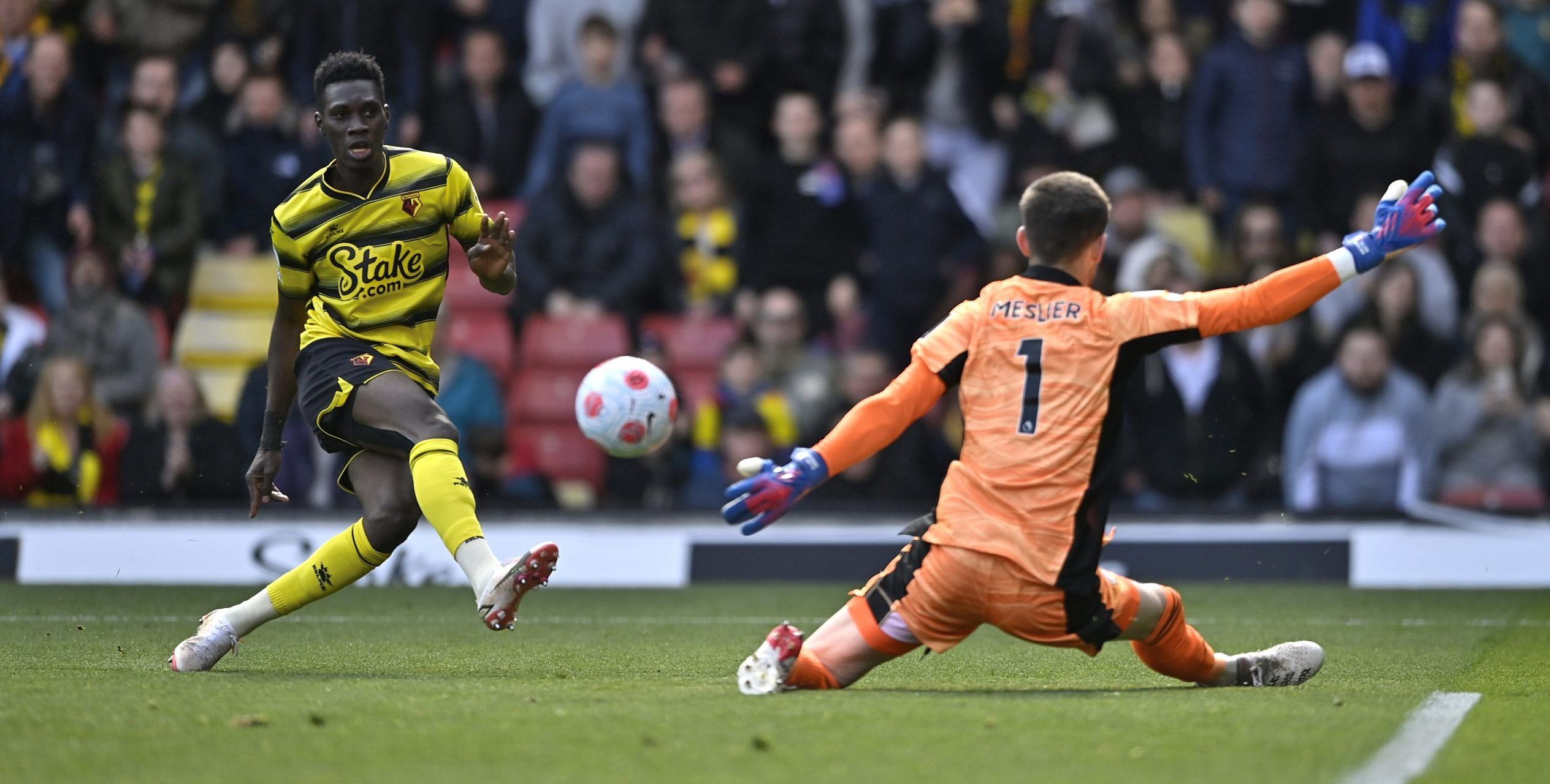 Watford's Ismaila Sarr shoots at goal vs Leeds