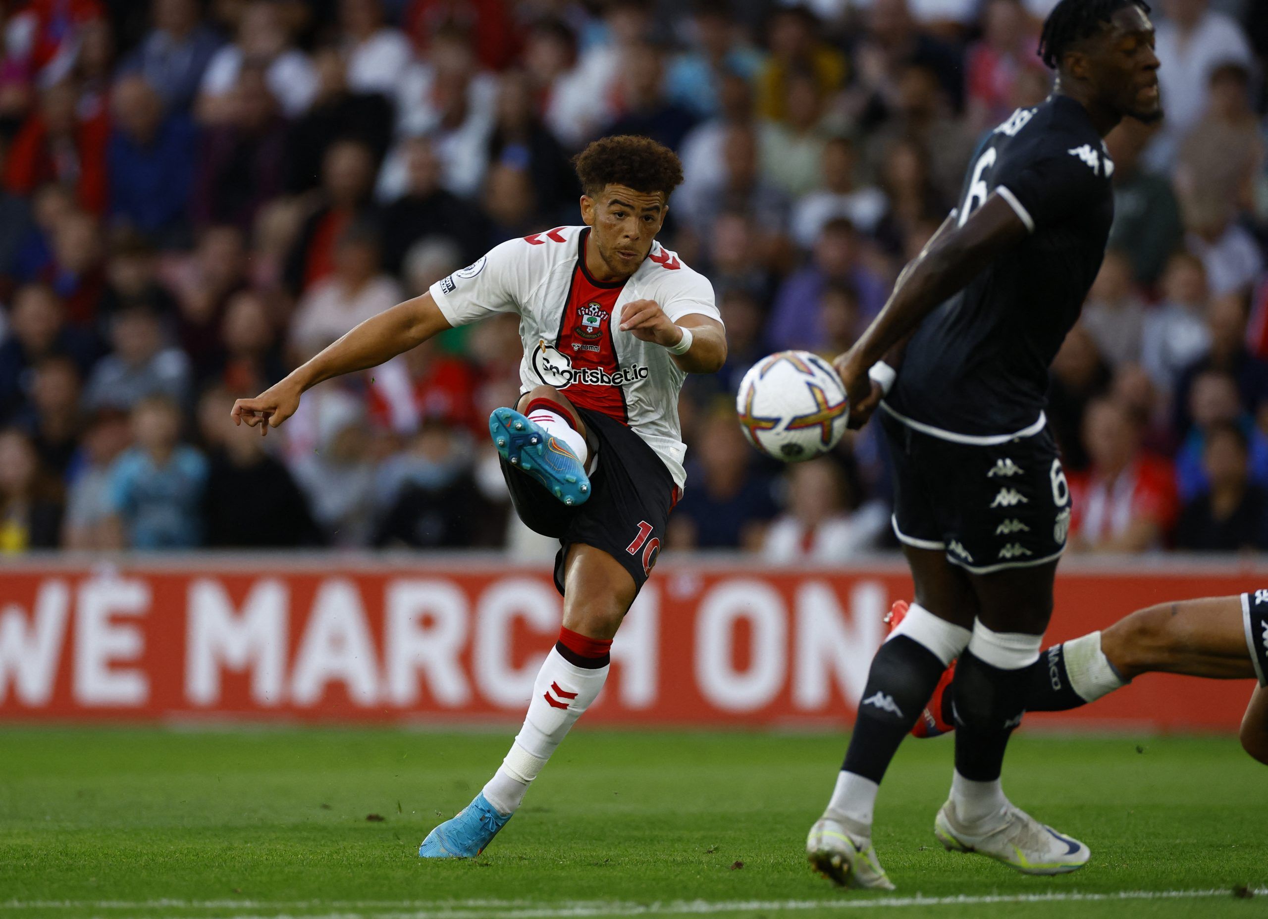 Soccer Football - Pre Season Friendly - Southampton v AS Monaco - St Mary's Stadium, Southampton, Britain - July 27, 2022 Southampton's Che Adams in action REUTERS/Andrew Boyers