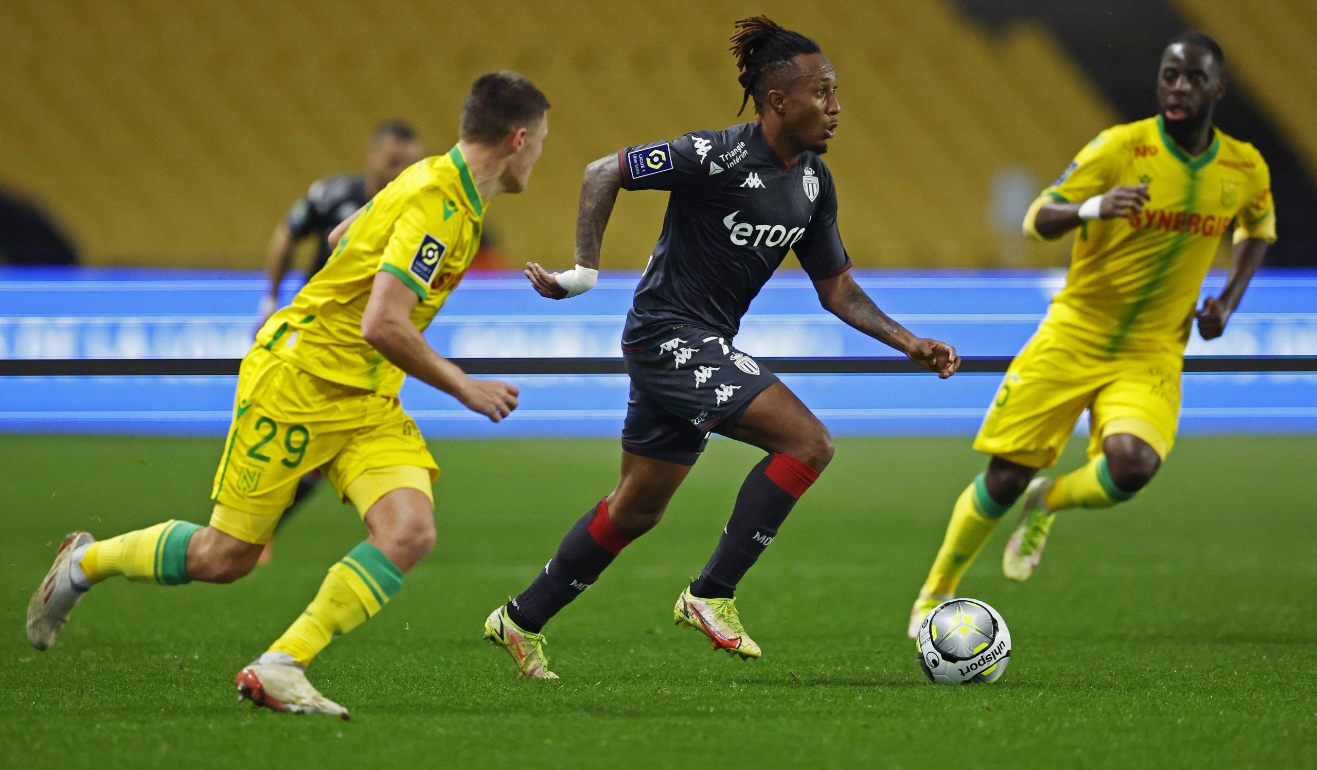 AS Monaco's Gelson Martins in action with Nantes' Quentin Merlin 