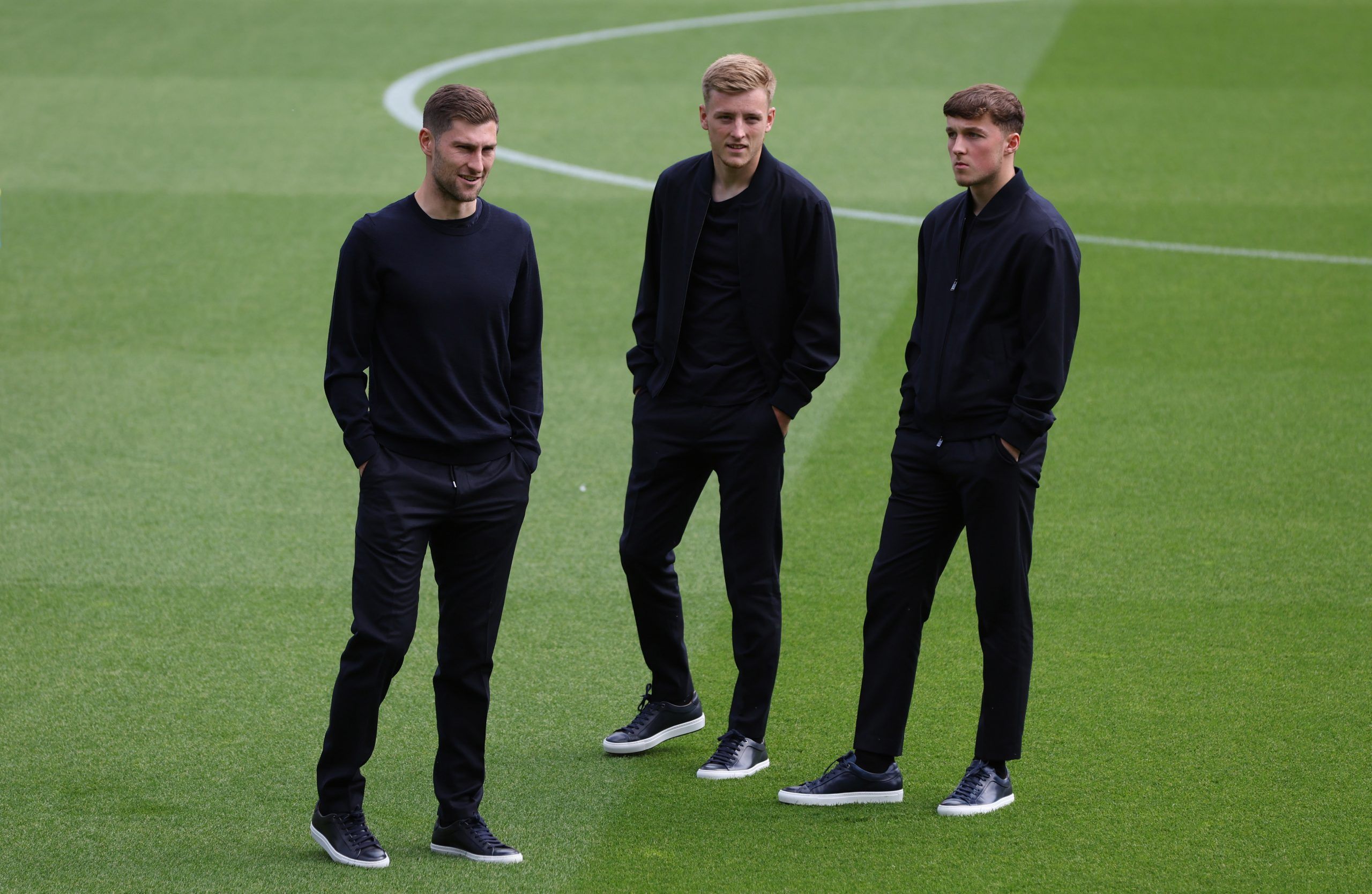 Tottenham Hotspur's Ben Davies, Harvey White and Alfie Devine on the pitch ahead of the match vs Norwich City