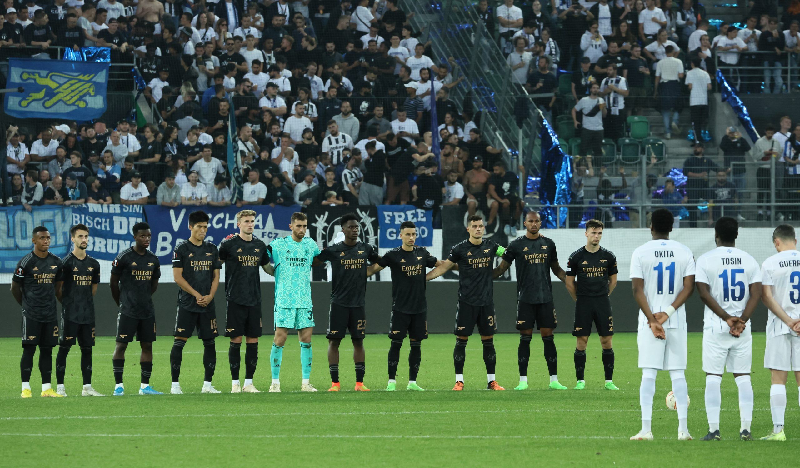 Soccer Football - Europa League - Group A - FC Zurich v Arsenal - Arena St Gallen, St Gallen, Switzerland - September 8, 2022 Arsenal players during a minutes silence before the start of the second half after the death of Britain's Queen Elizabeth REUTERS/Denis Balibouse