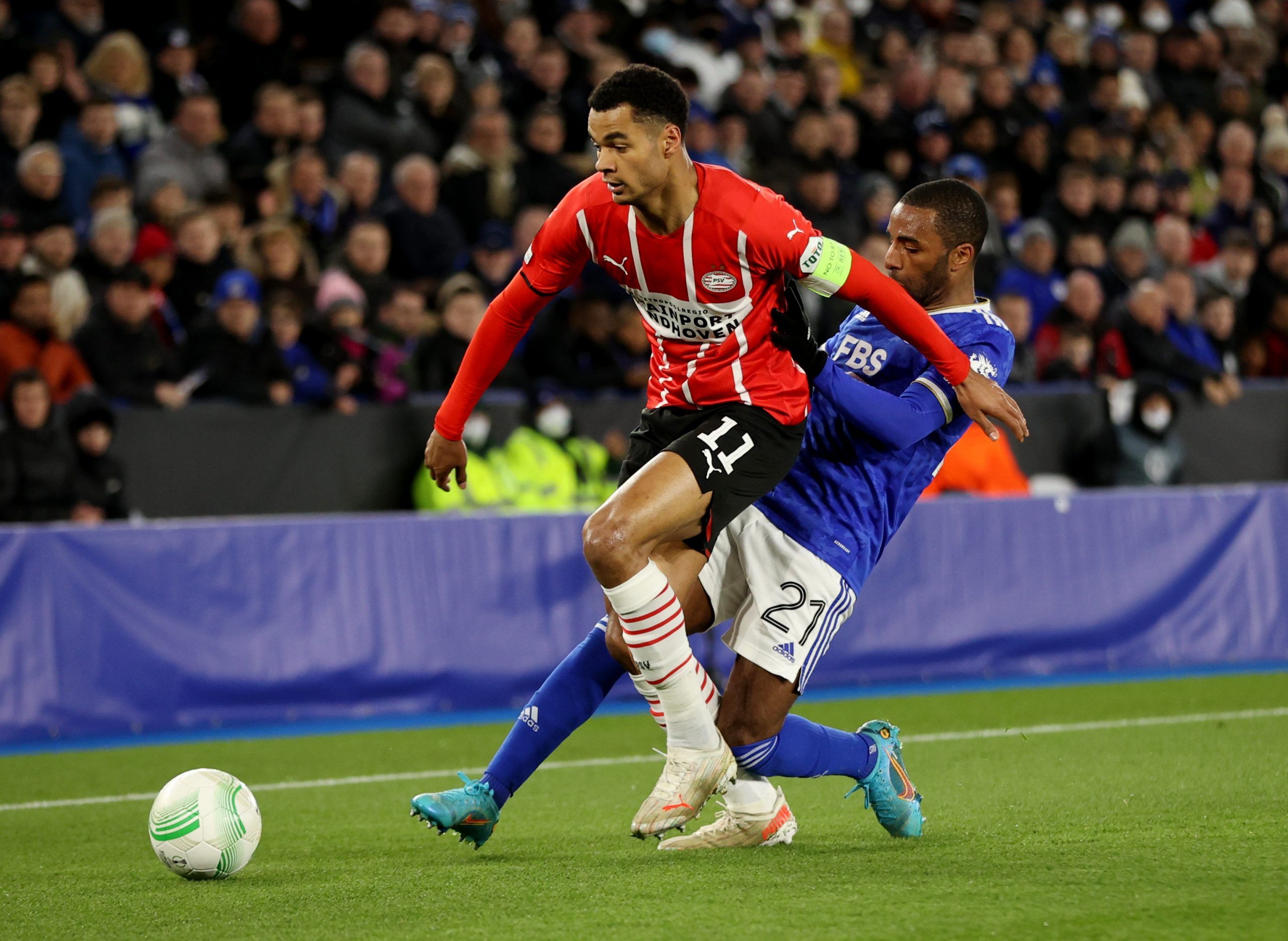 Soccer Football - Europa League - Quarter Final - First Leg - Leicester City v PSV Eindhoven - King Power Stadium, Leicester, Britain - April 7, 2022 Leicester City's Ricardo Pereira in action with PSV Eindhoven's Cody Gakpo Action Images via Reuters/Molly Darlington