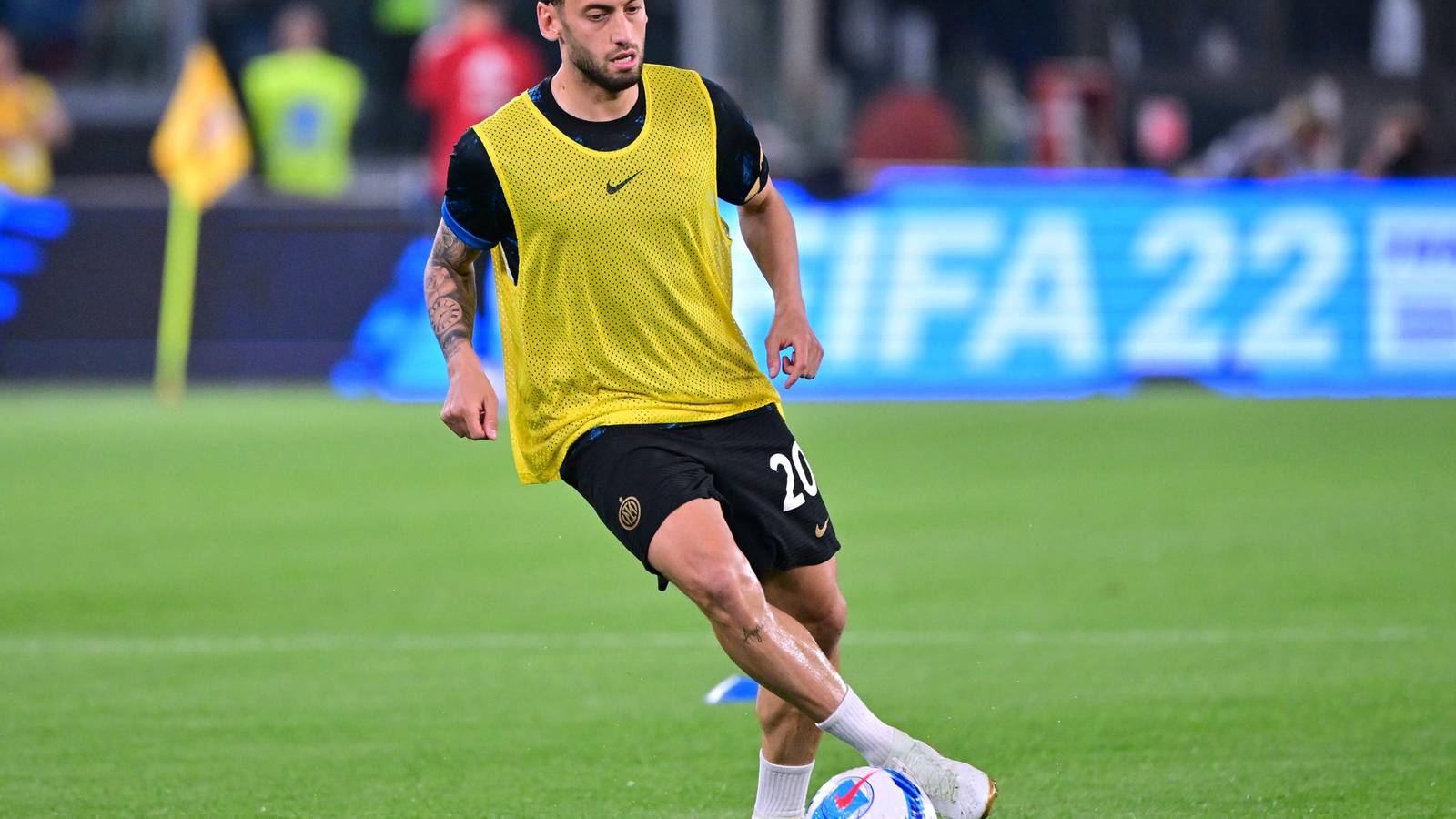 Newcastle could sign Calhanoglu for £26m