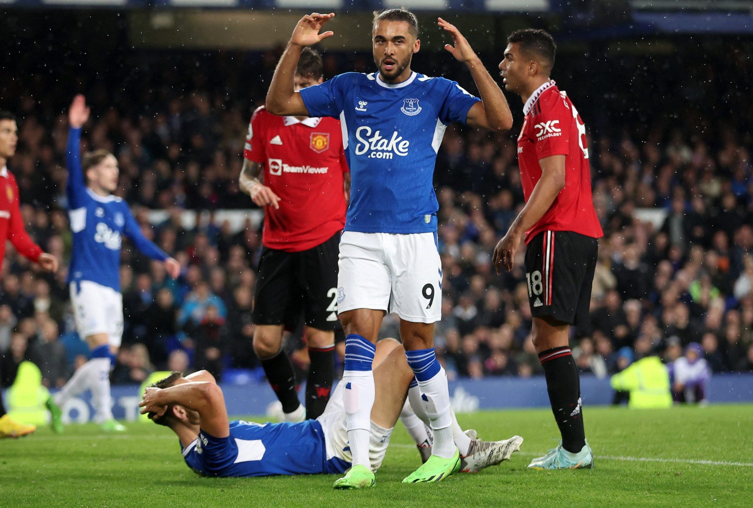 Soccer Football - Premier League - Everton v Manchester United - Goodison Park, Liverpool, Britain - October 9, 2022 Everton's Dominic Calvert-Lewin reacts Action Images via Reuters/Carl Recine EDITORIAL USE ONLY. No use with unauthorized audio, video, data, fixture lists, club/league logos or 'live' services. Online in-match use limited to 75 images, no video emulation. No use in betting, games or single club /league/player publications.  Please contact your account representative for further d