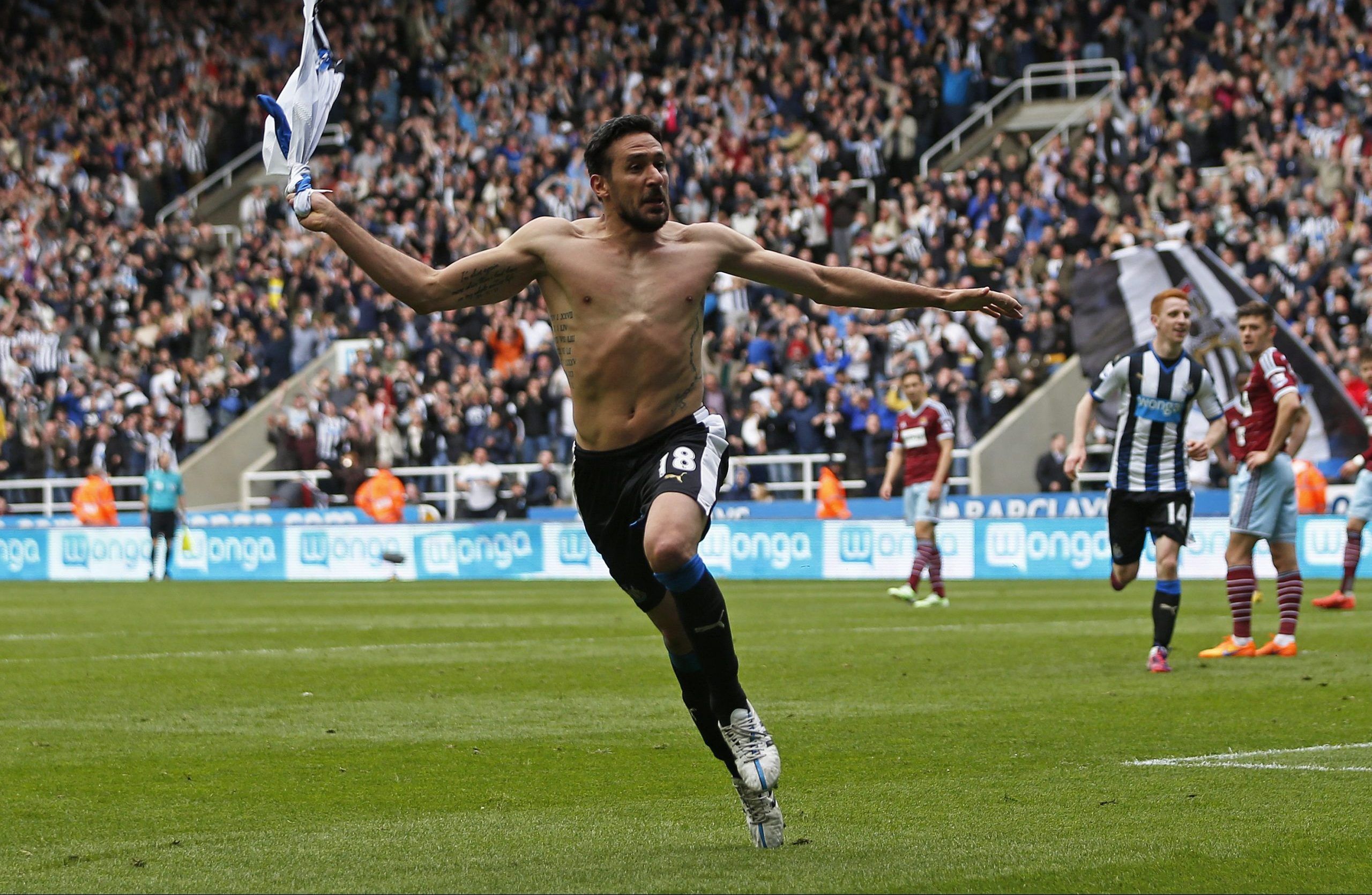 Football - Newcastle United v West Ham United - Barclays Premier League - St James' Park - 24/5/15
Newcastle's Jonas Gutierrez celebrates scoring their second goal 
Action Images via Reuters / Lee Smith
Livepic
EDITORIAL USE ONLY. No use with unauthorized audio, video, data, fixture lists, club/league logos or 