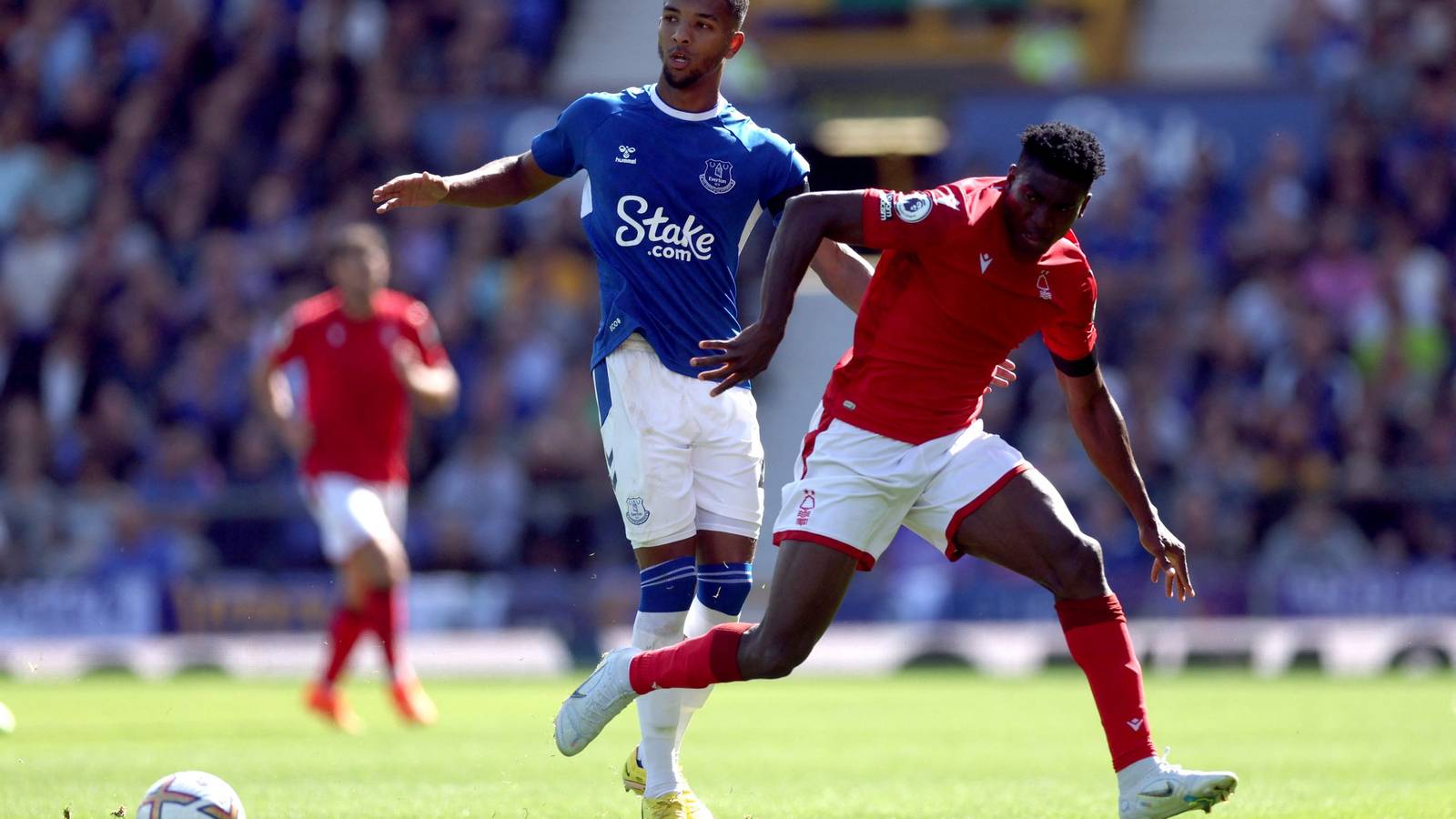 Everton injury news: Holgate vs Newcastle