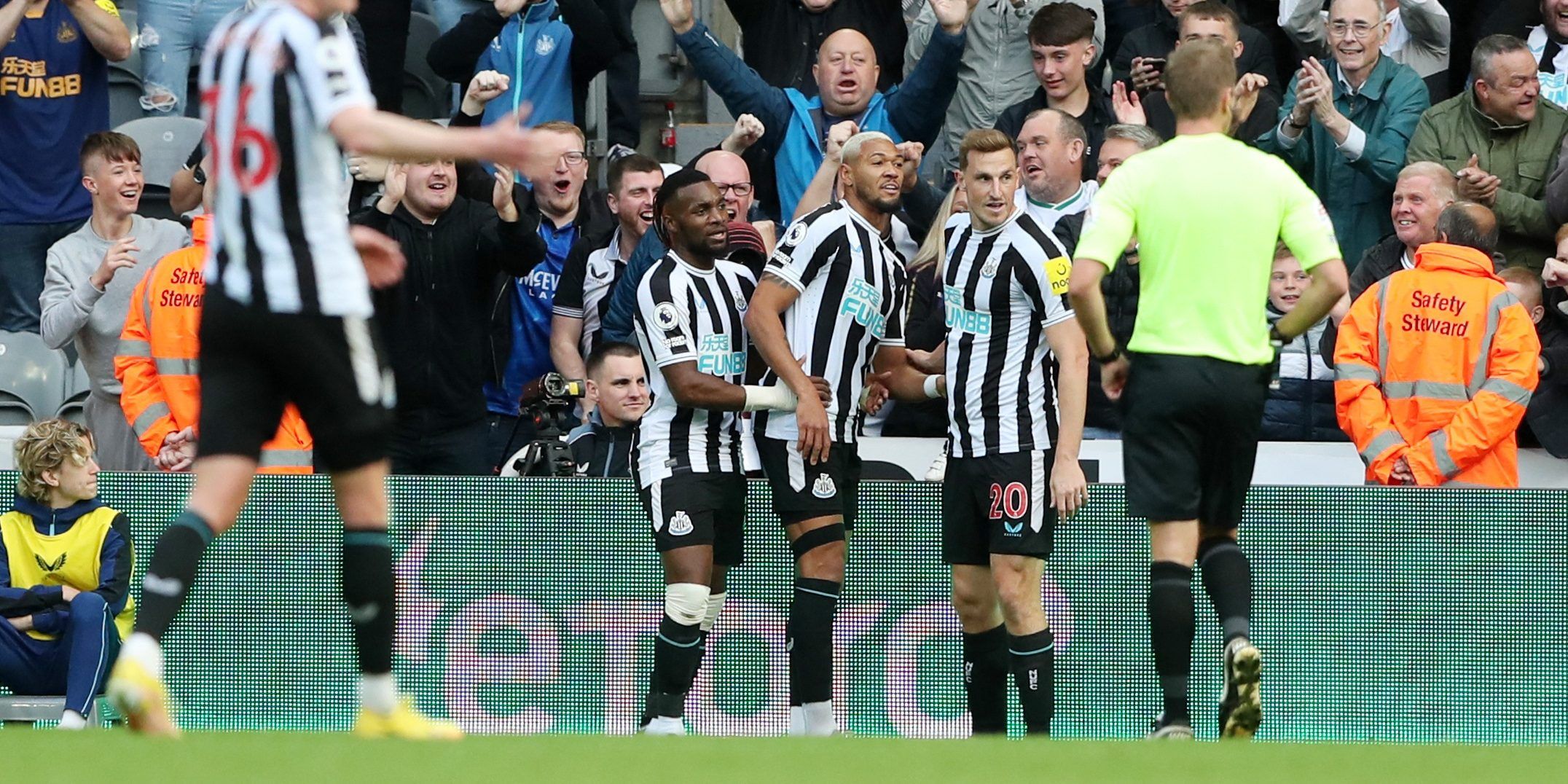 Soccer Football - Premier League - Newcastle United v Brentford - St James' Park, Newcastle, Britain - October 8, 2022 Newcastle United's Allan Saint-Maximin, Joelinton and Chris Wood celebrates their fifth goal, an own goal scored by Brentford's Ethan Pinnock REUTERS/Scott Heppell EDITORIAL USE ONLY. No use with unauthorized audio, video, data, fixture lists, club/league logos or 'live' services. Online in-match use limited to 75 images, no video emulation. No use in betting, games or single cl