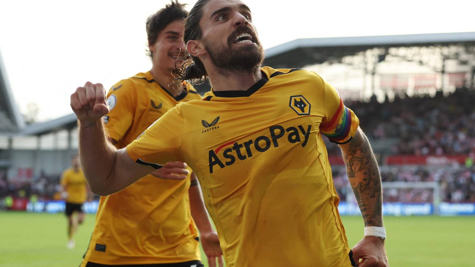 Journalist hails Neves' display for Wolves