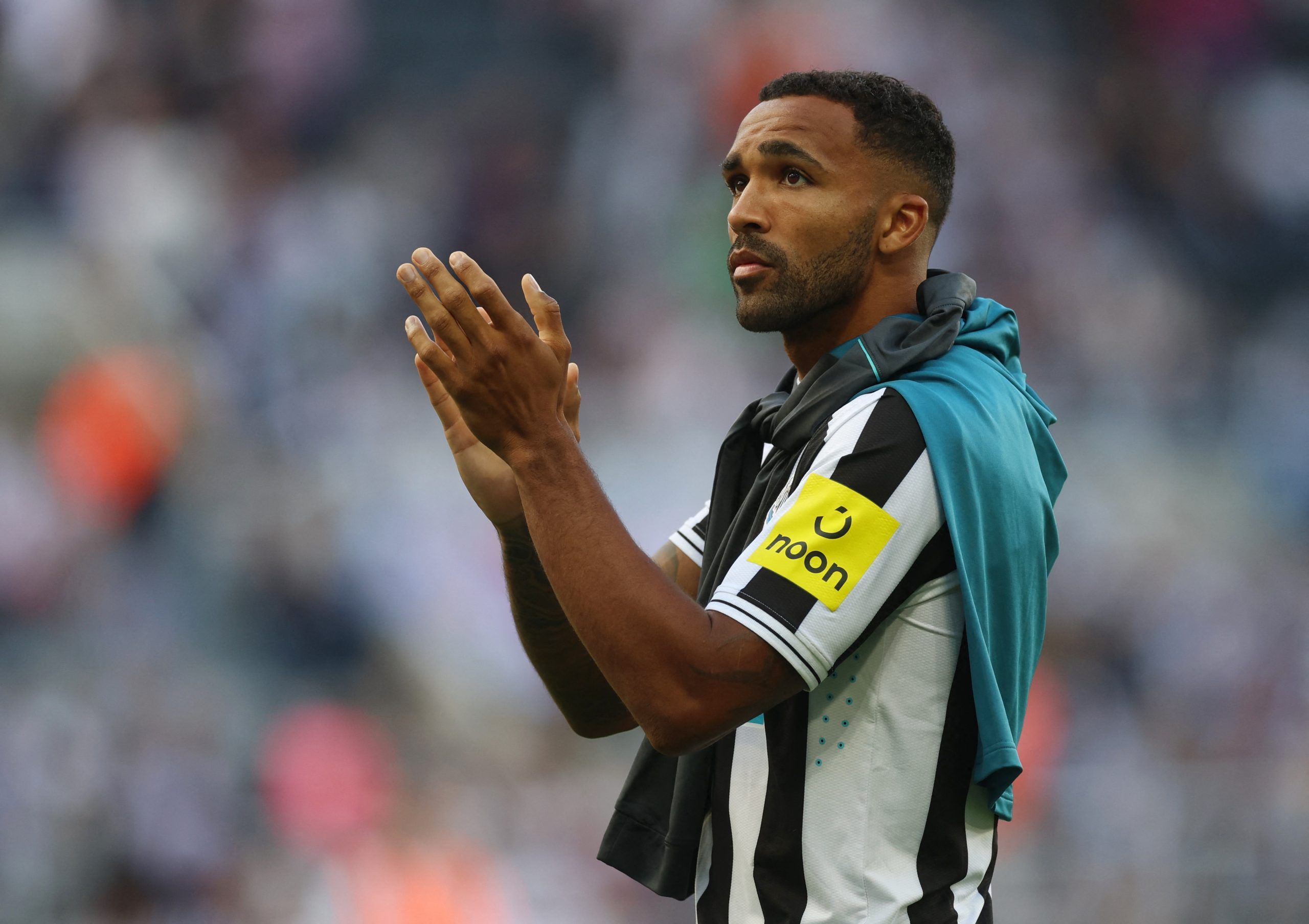 Soccer Football - Premier League - Newcastle United v Manchester City - St James' Park, Newcastle, Britain - August 21, 2022 Newcastle United's Callum Wilson applauds fans after the match Action Images via Reuters/Lee Smith EDITORIAL USE ONLY. No use with unauthorized audio, video, data, fixture lists, club/league logos or 'live' services. Online in-match use limited to 75 images, no video emulation. No use in betting, games or single club /league/player publications.  Please contact your accoun