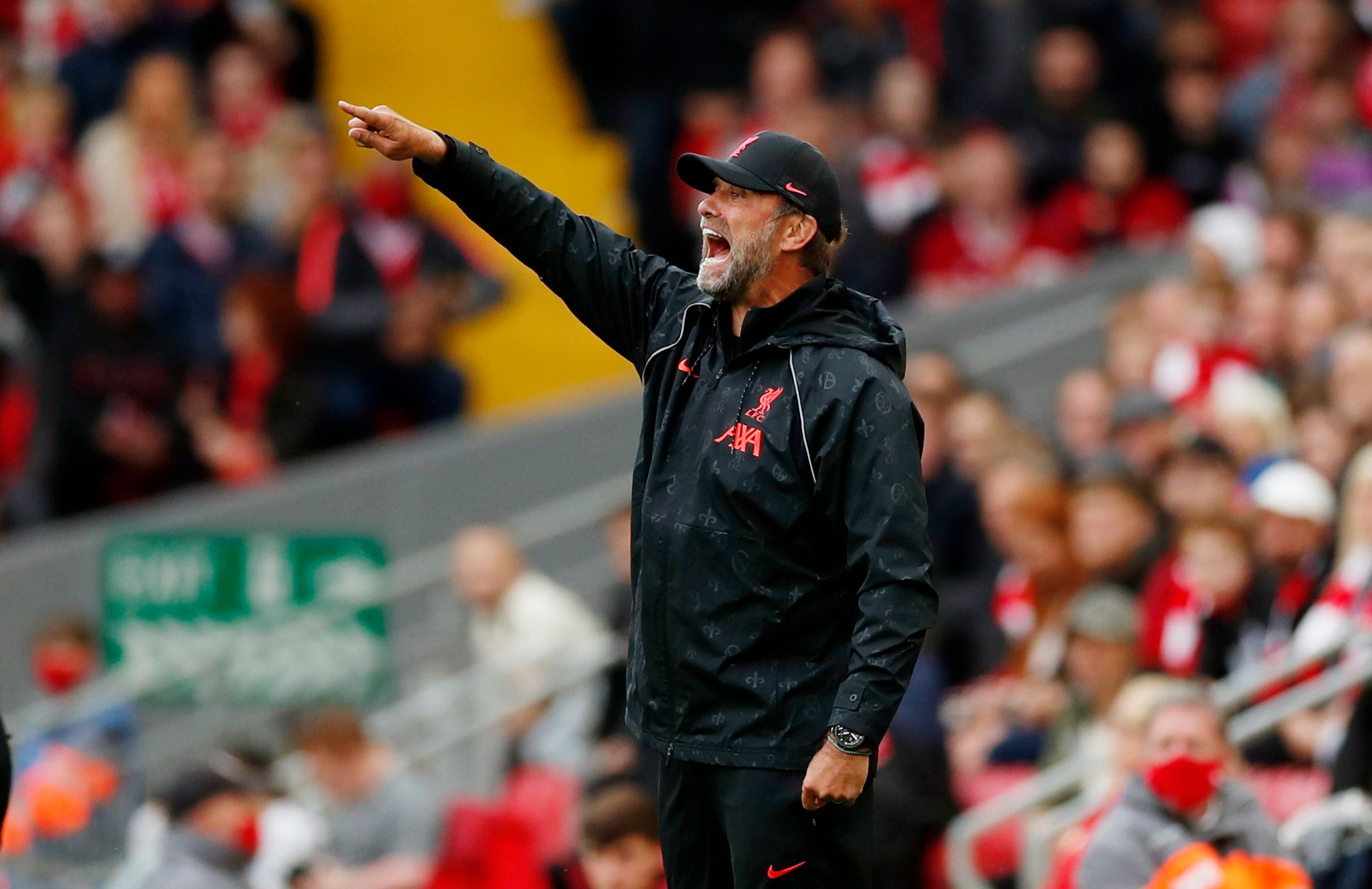 Soccer Football - Pre Season Friendly - Liverpool v Athletic Bilbao - Anfield, Liverpool, Britain - August 8, 2021  Liverpool manager Jurgen Klopp gives instructions to his players Action Images via Reuters/Lee Smith