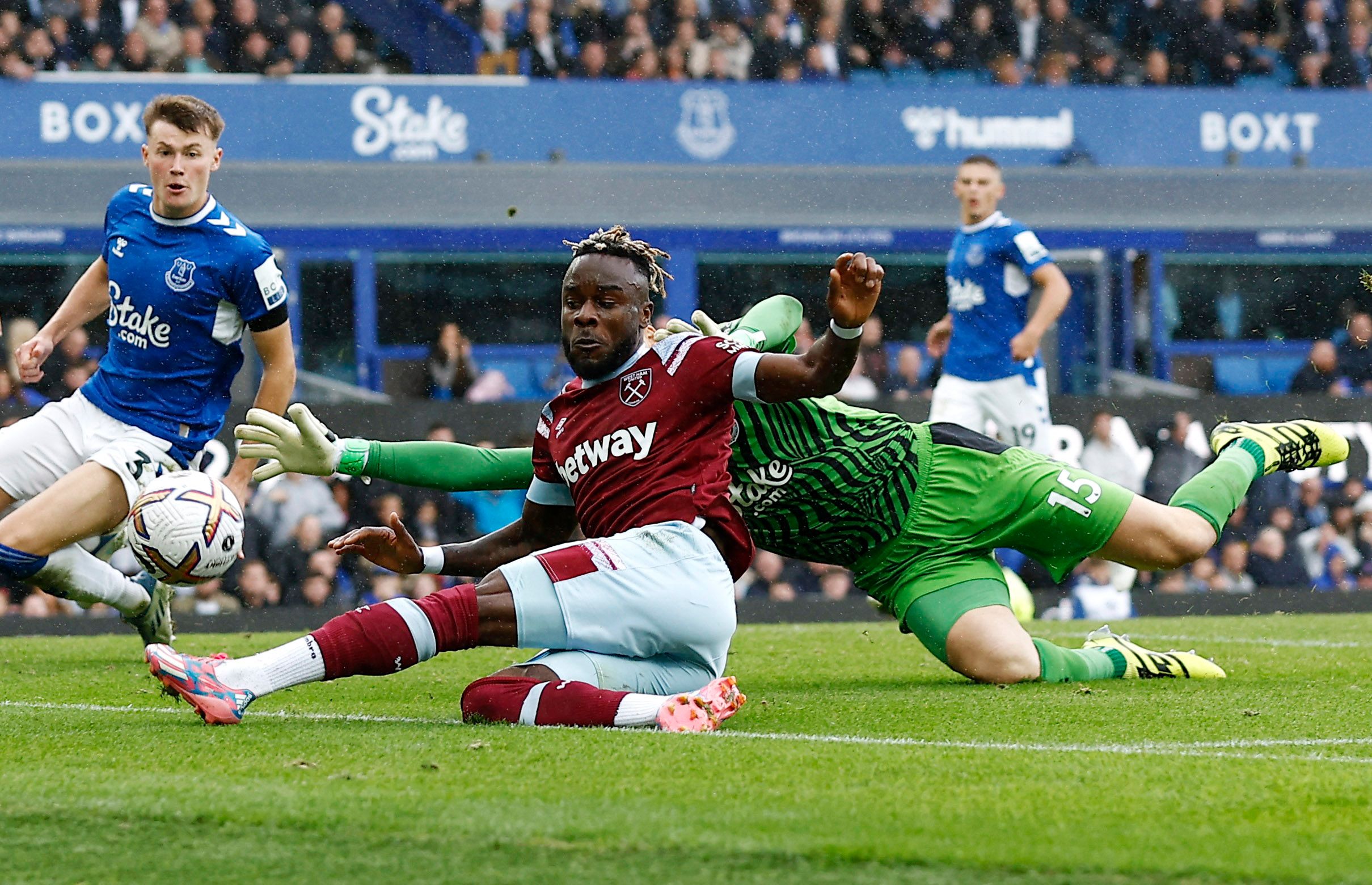 Soccer Football - Premier League - Everton v West Ham United - Goodison Park, Liverpool, Britain - September 18, 2022 West Ham United's Maxwel Cornet shoots at goal Action Images via Reuters/Jason Cairnduff EDITORIAL USE ONLY. No use with unauthorized audio, video, data, fixture lists, club/league logos or 'live' services. Online in-match use limited to 75 images, no video emulation. No use in betting, games or single club /league/player publications.  Please contact your account representative 