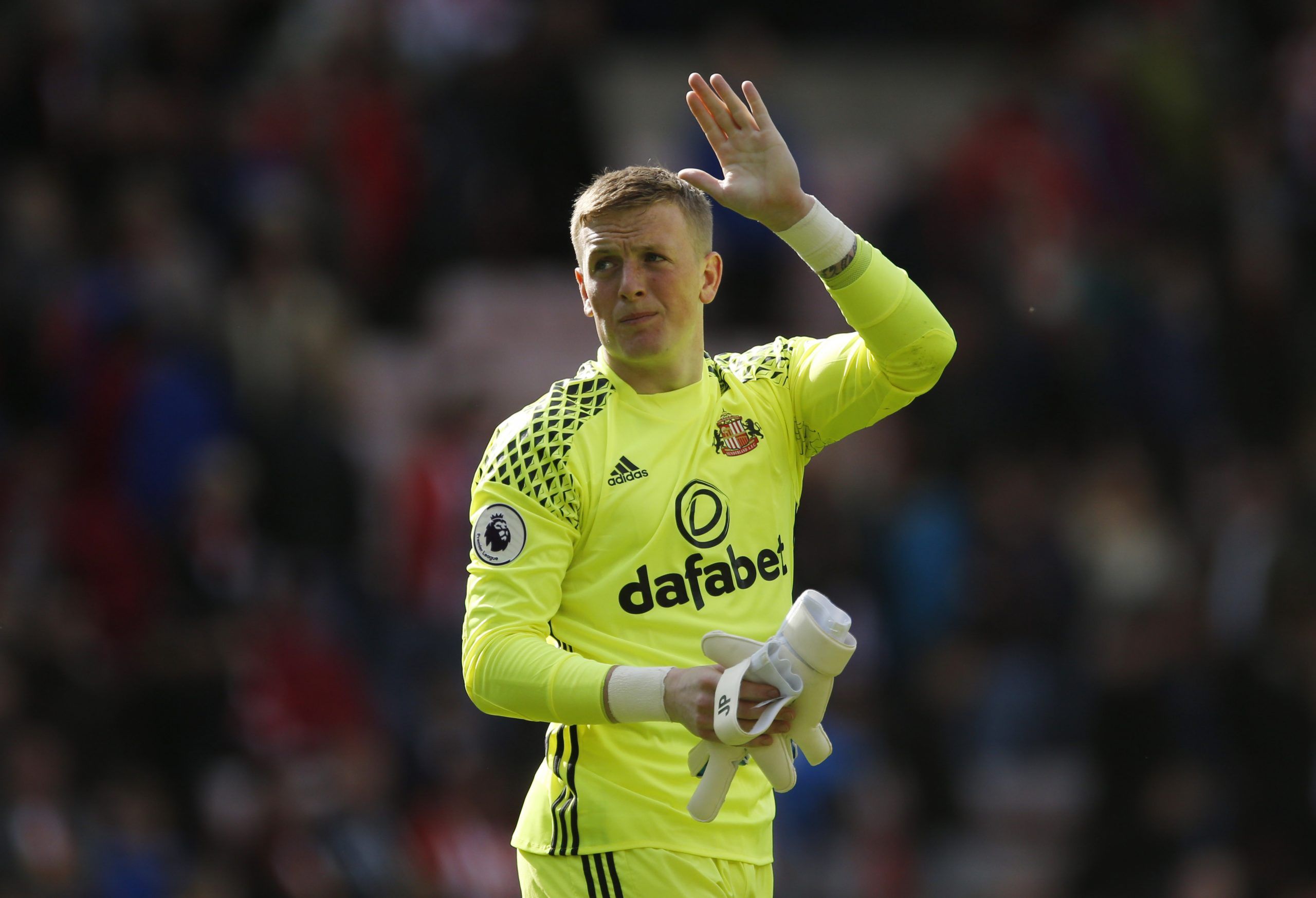 Britain Football Soccer - Sunderland v Swansea City - Premier League - Stadium of Light - 13/5/17 Sunderland's Jordan Pickford acknowledges fans after the game Action Images via Reuters / Andrew Boyers Livepic EDITORIAL USE ONLY. No use with unauthorized audio, video, data, fixture lists, club/league logos or 