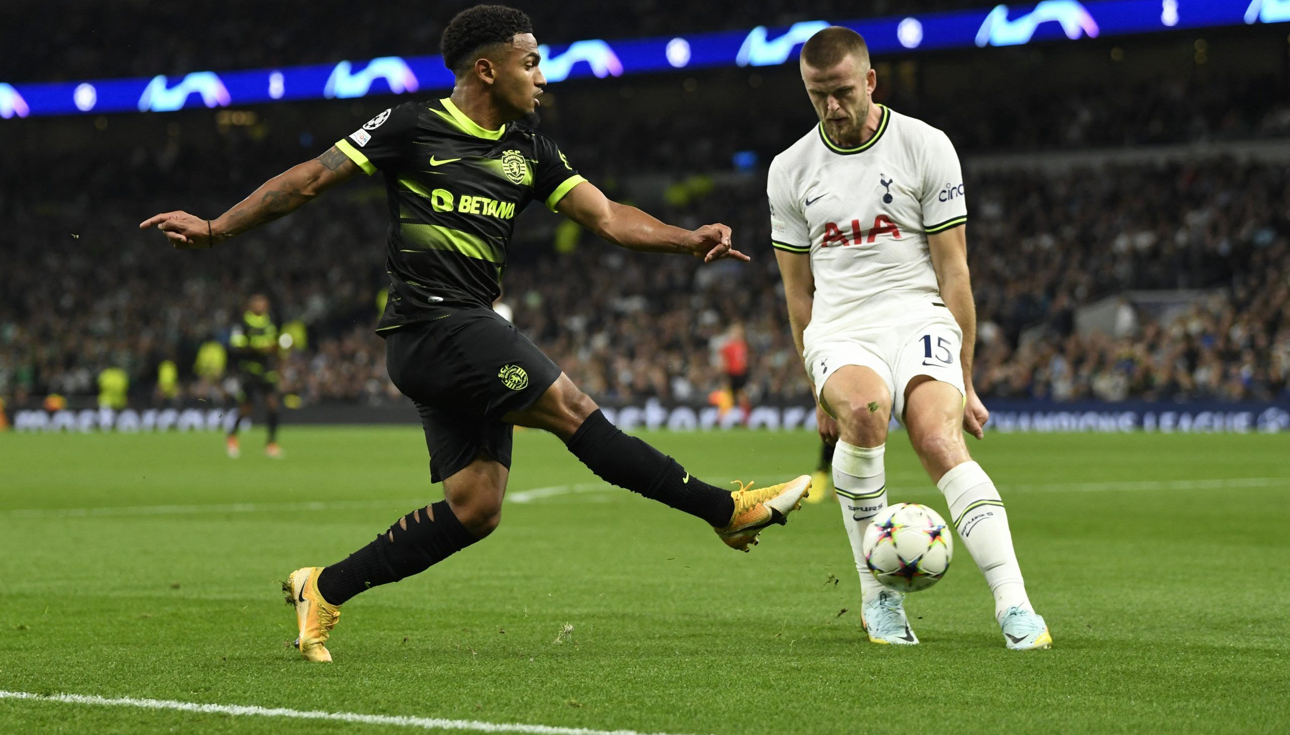 Soccer Football - Champions League - Group D - Tottenham Hotspur v Sporting CP - Tottenham Hotspur Stadium, London, Britain - October 26, 2022 Sporting CP's Marcus Edwards in action with Tottenham Hotspur's Eric Dier REUTERS/Tony Obrien